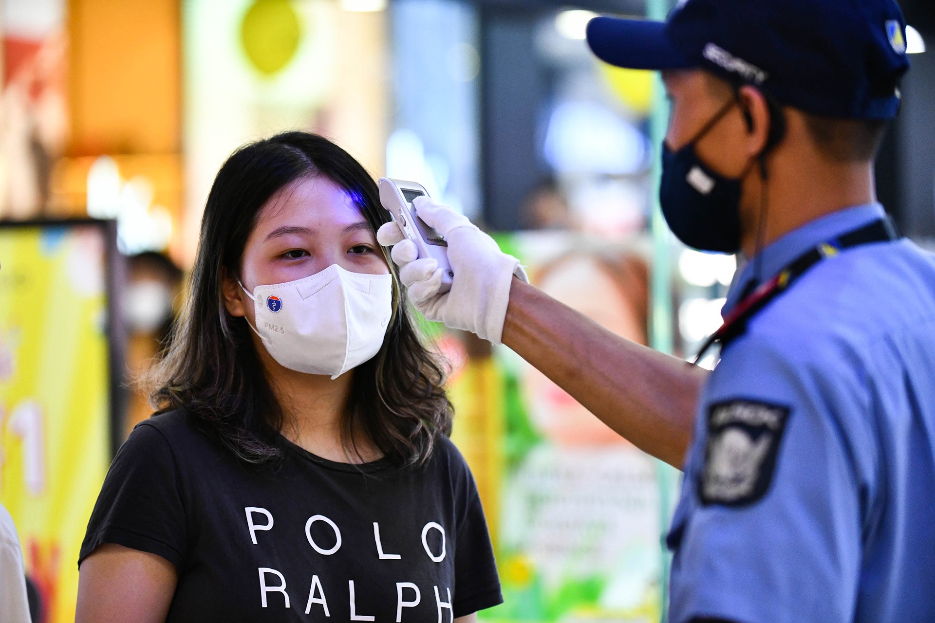 mua sam dong duc giua dich benh anh 4