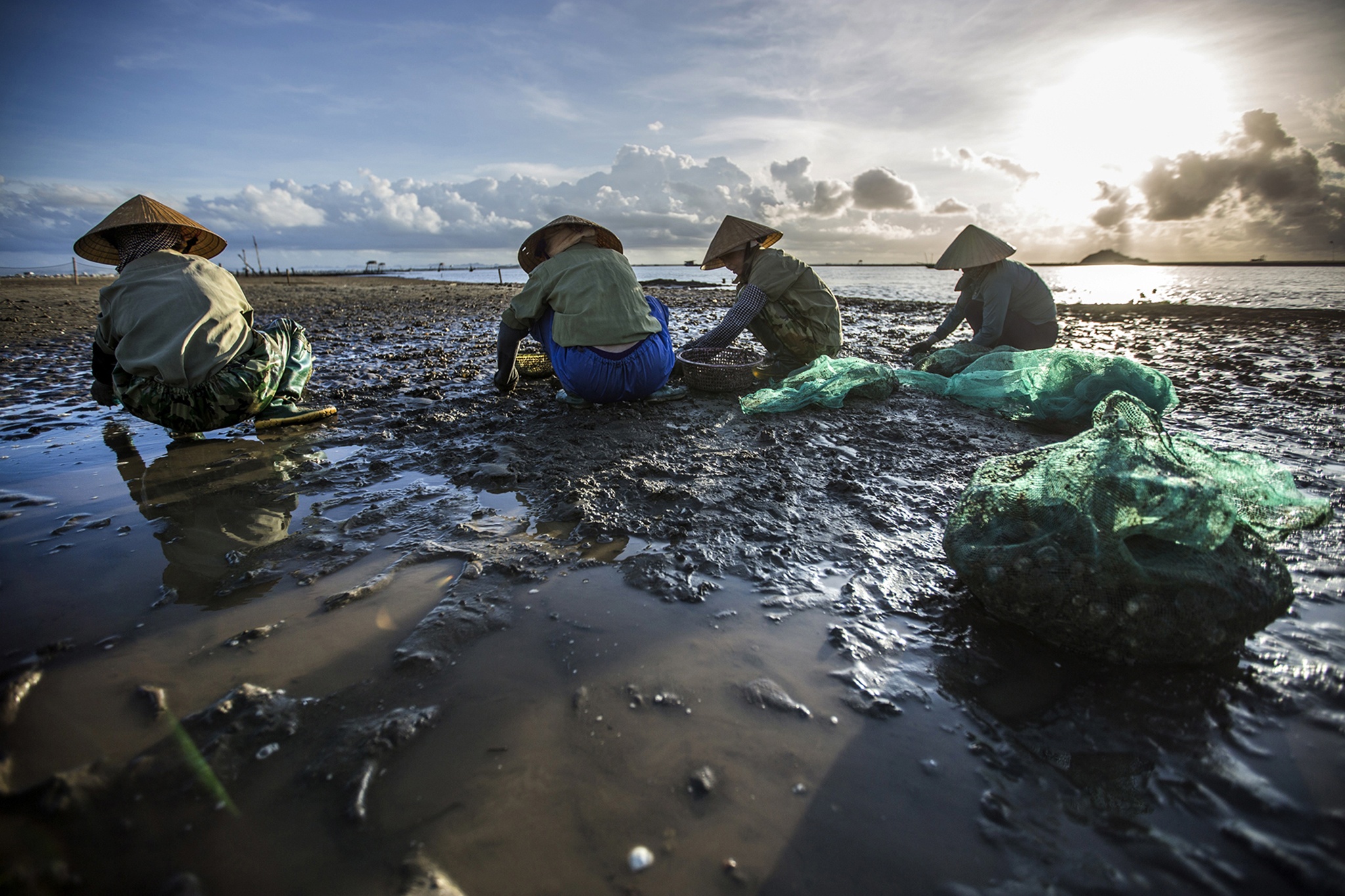 nghe cao ngao o bien Hau Loc anh 1