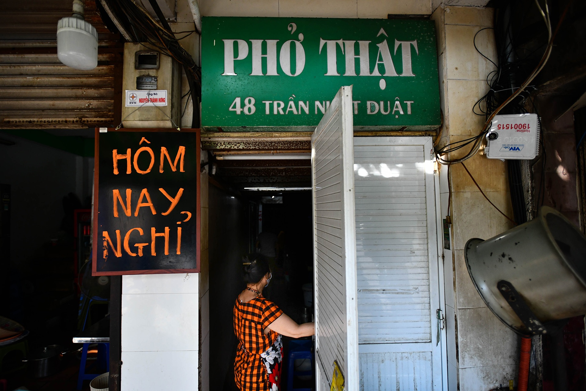 7 tiem pho noi tieng Ha thanh ra sao nhung ngay gian cach? hinh anh