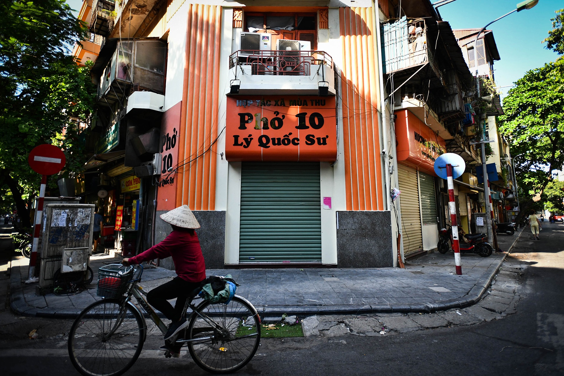 tiem pho noi tieng kinh doanh mua dich anh 3