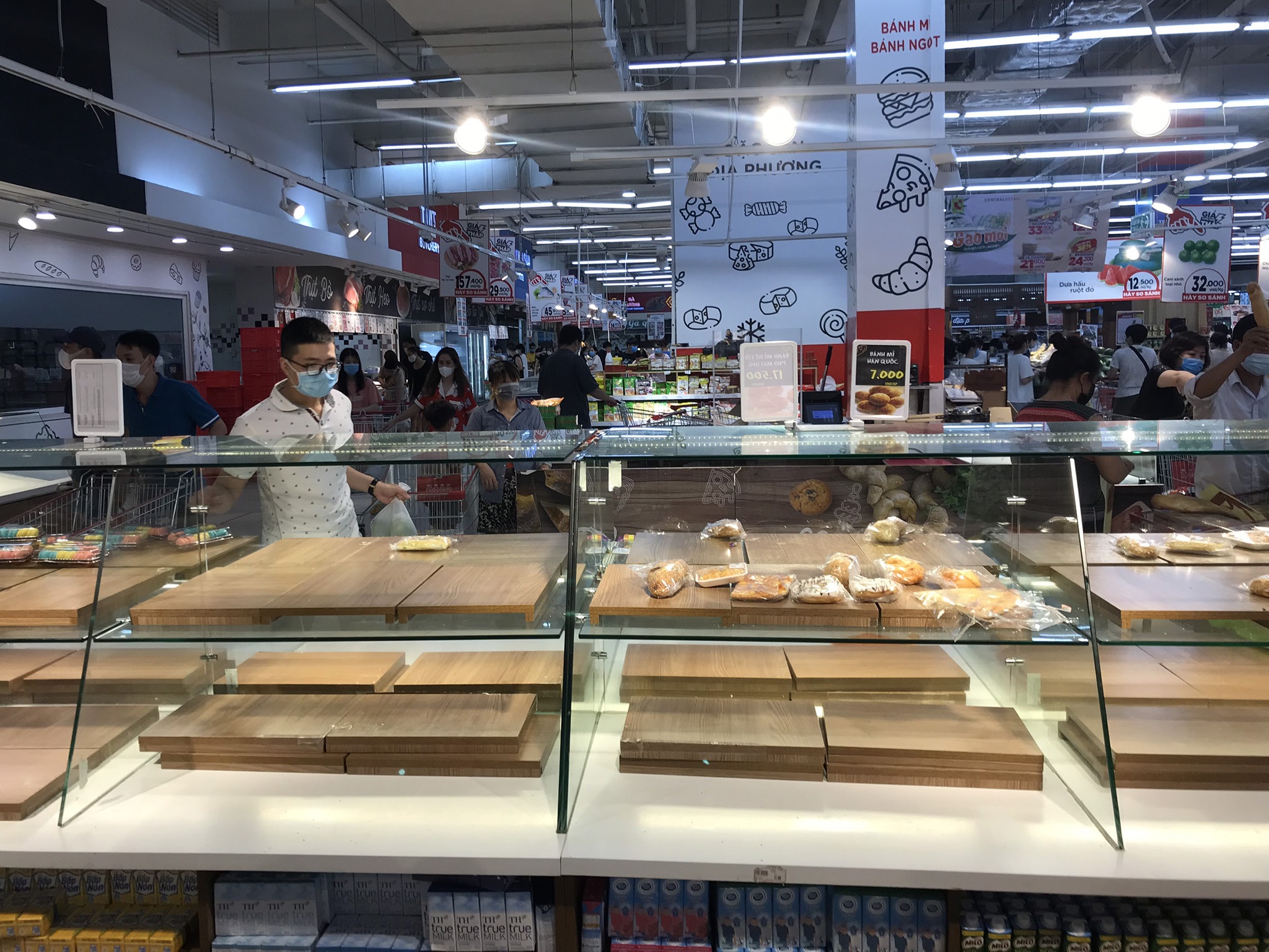 khách đổ đi mua thực phẩm tối 18/7 ảnh 2 khach do di mua thuc pham toi 18/7 anh 2