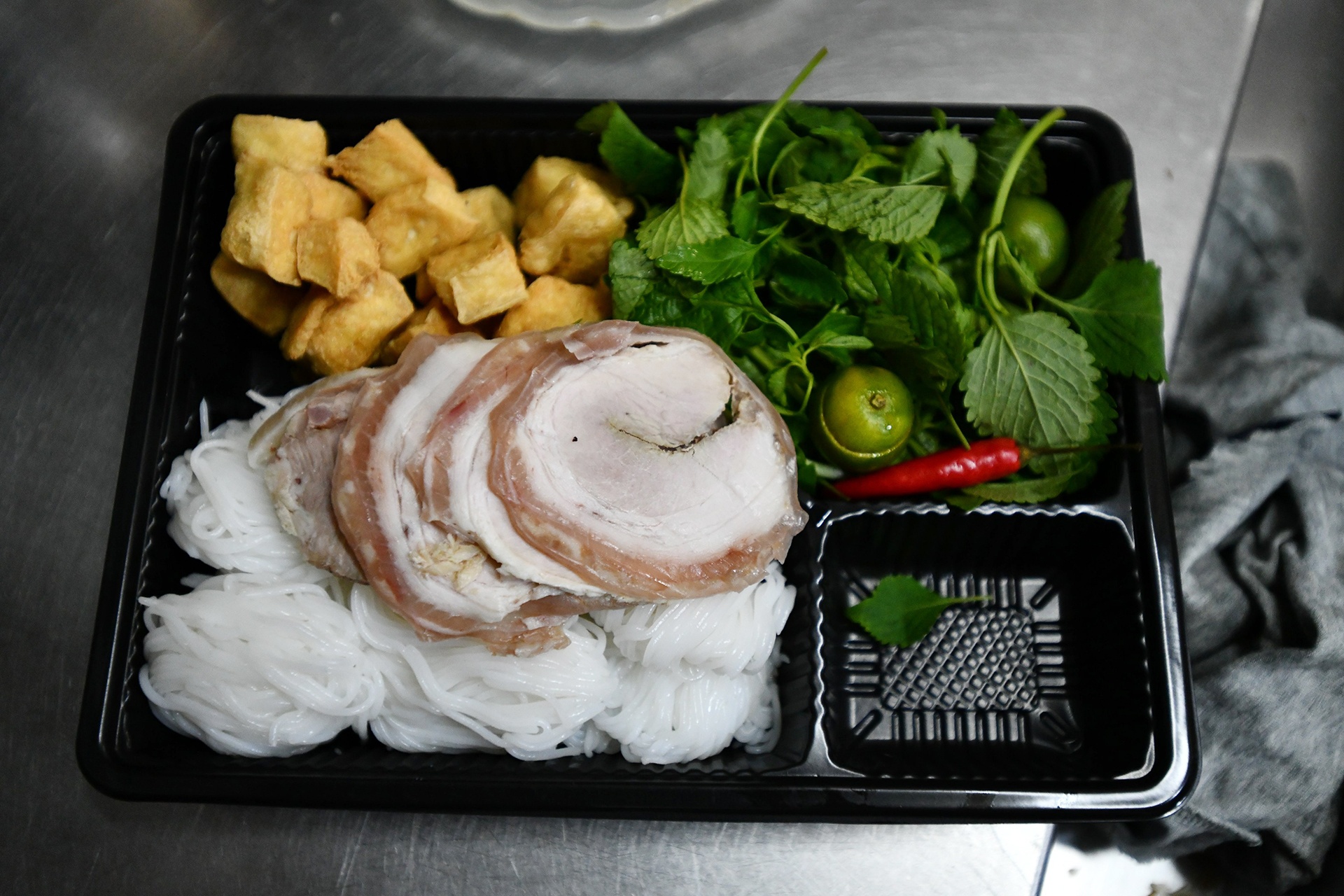 bun dau pho co Ha Noi mua dich anh 1