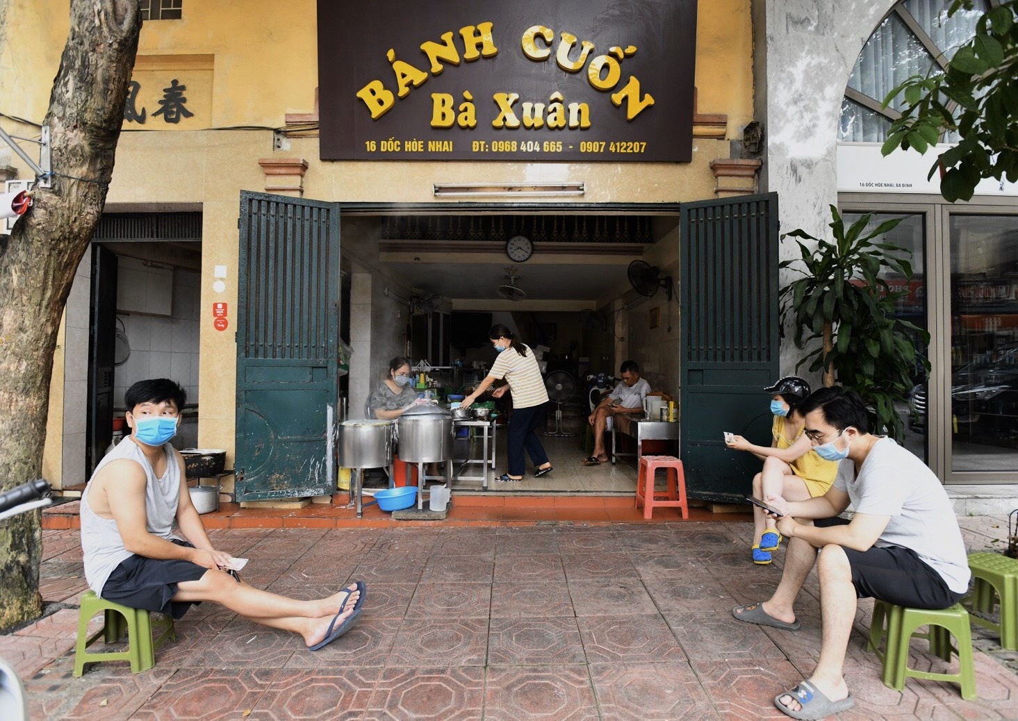 banh cuon ban dat hang mua dich anh 3