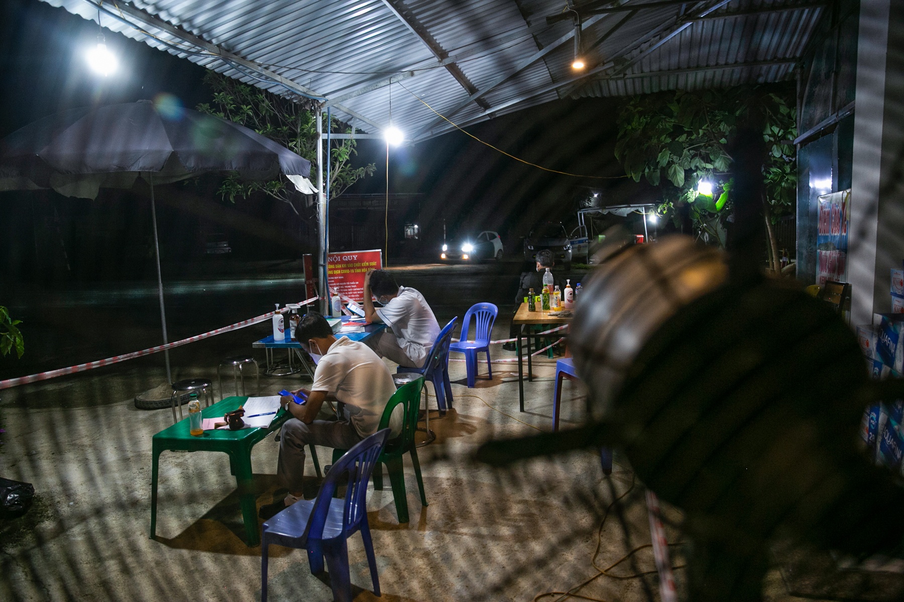 chot kiem soat cua ngo Hoa Binh anh 36