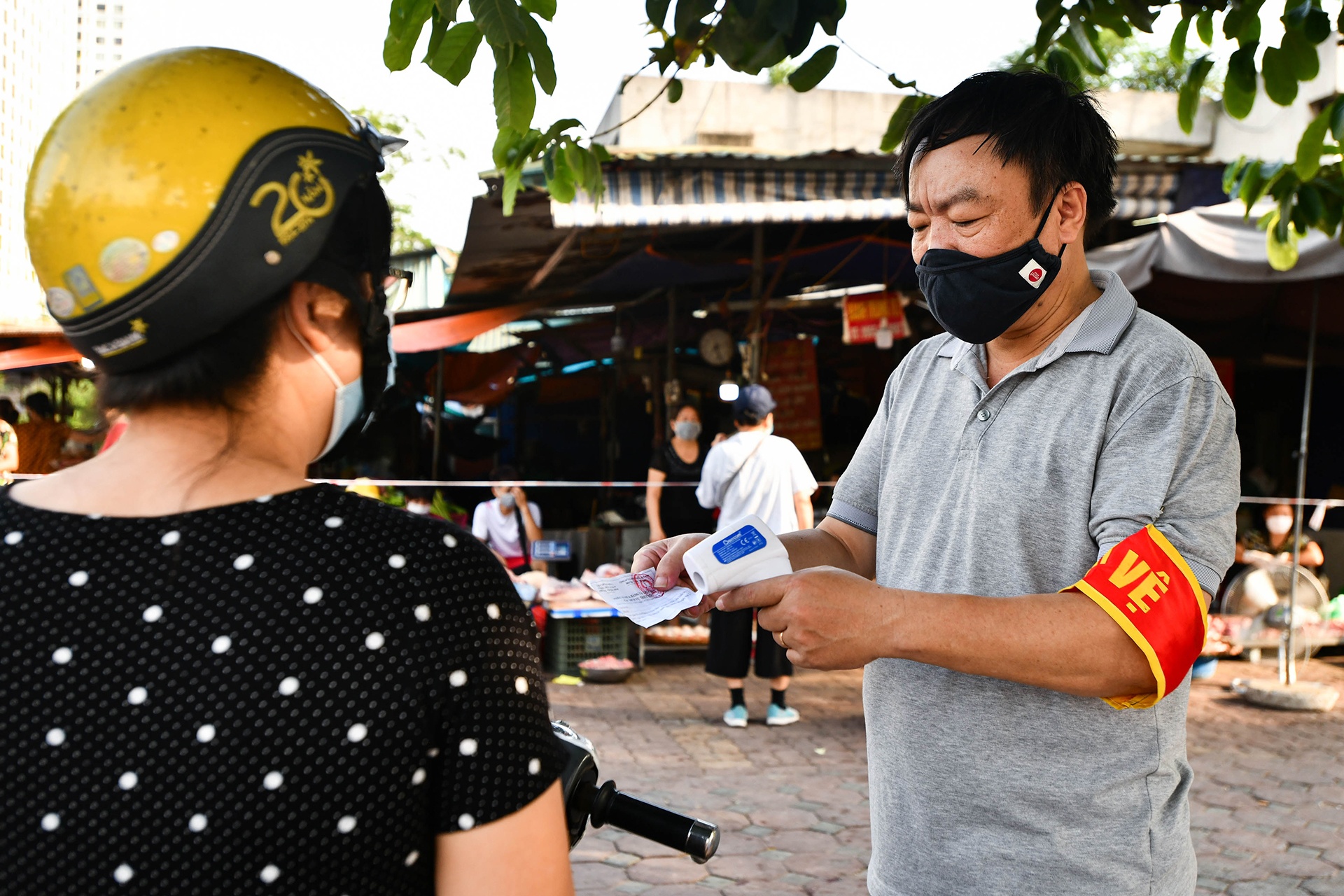 phat the di cho o Ha Noi anh 3