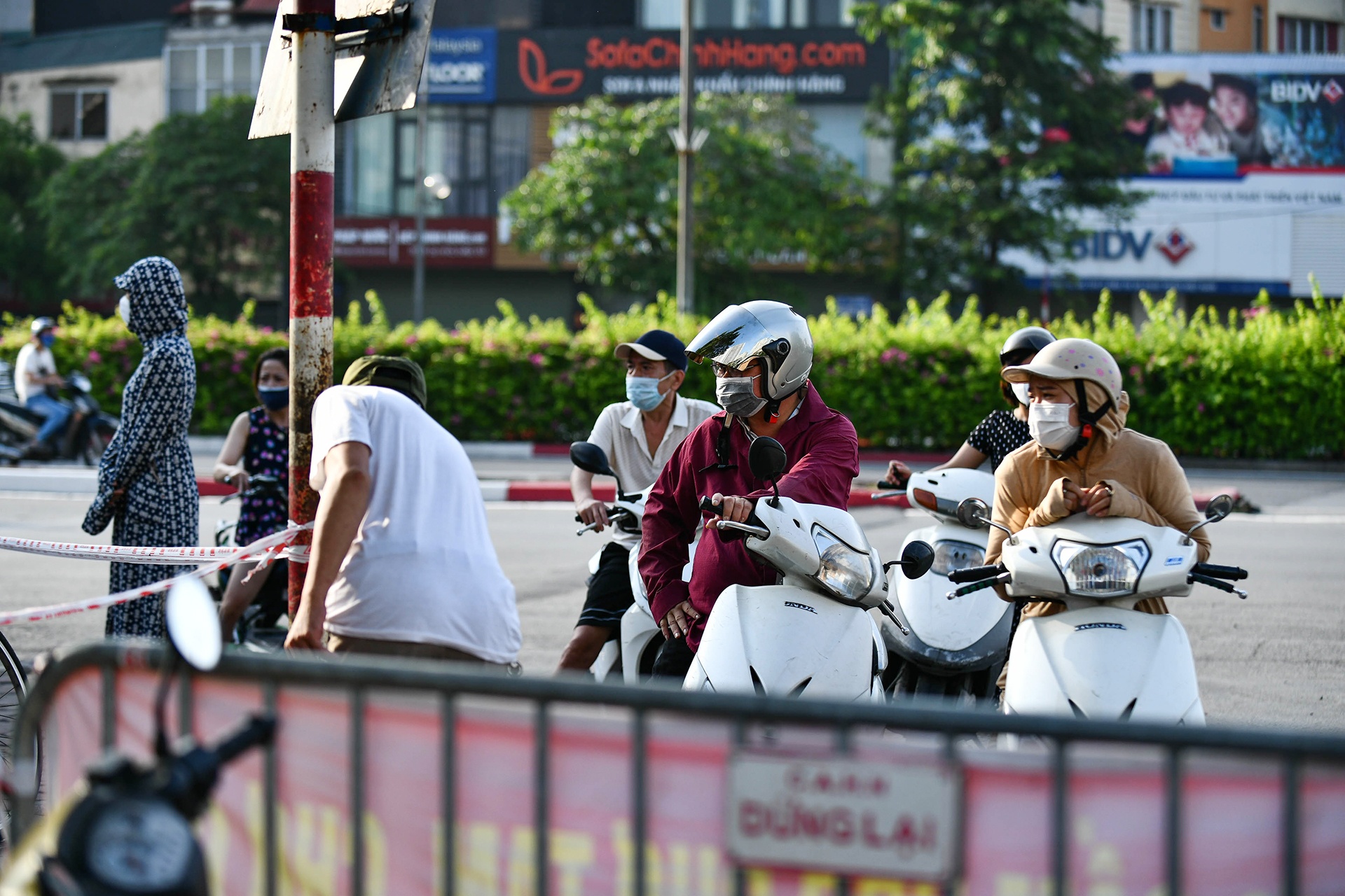 phat the di cho o Ha Noi anh 11