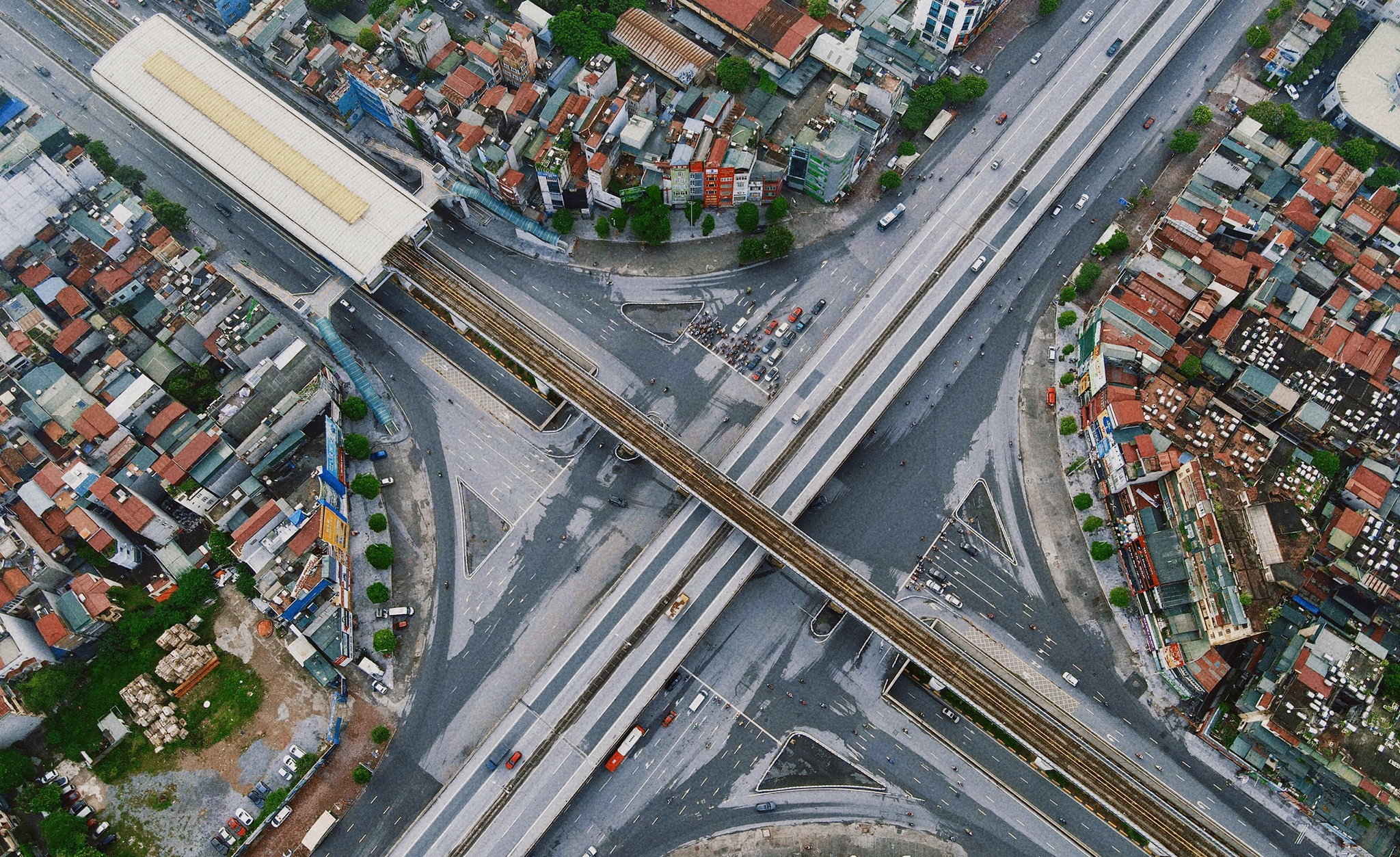 Ngay dau Chi thi 16 o Ha Noi pho xa vang ve anh 5