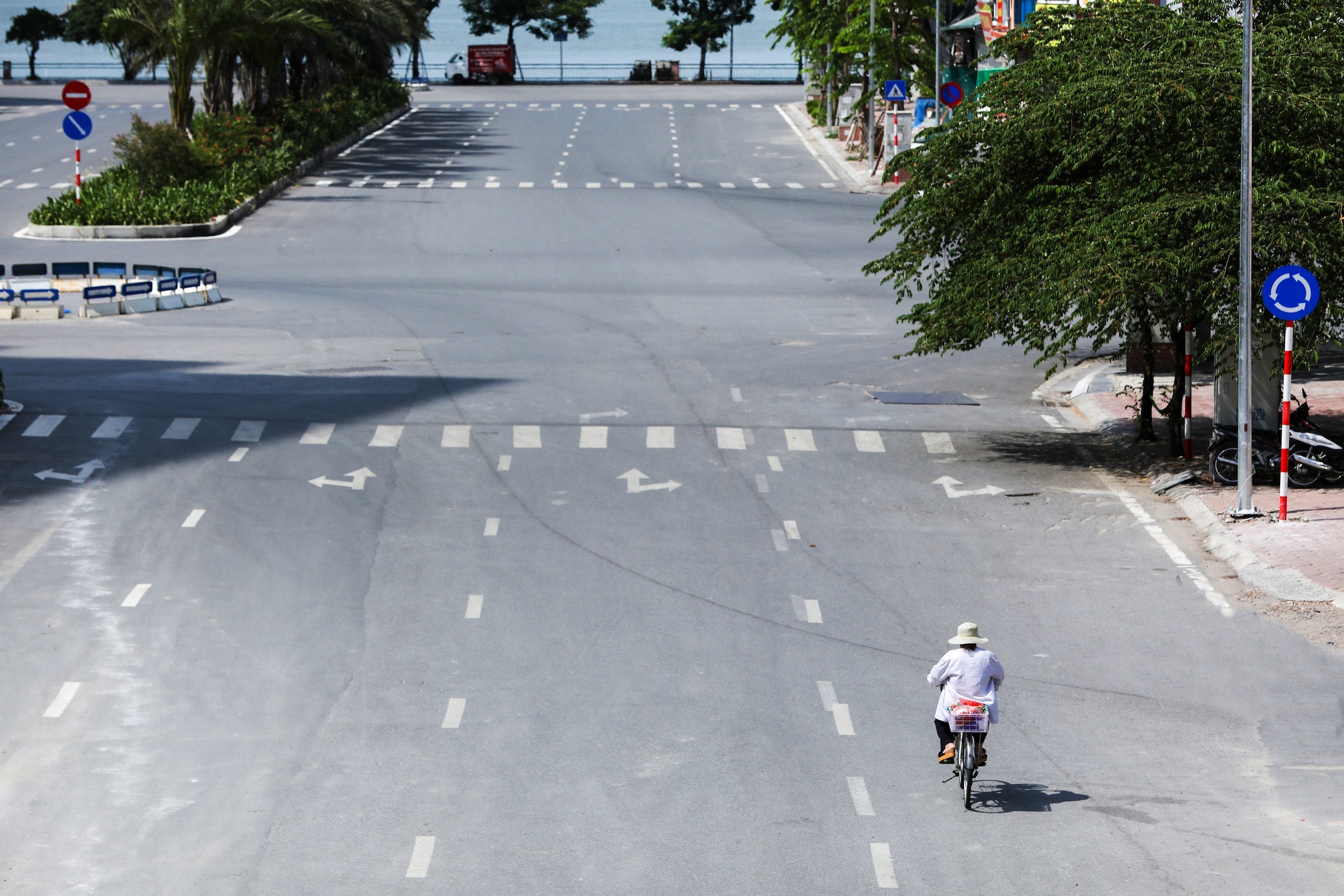 Ha Noi vang ve trong dai dich Covid-19 anh 29