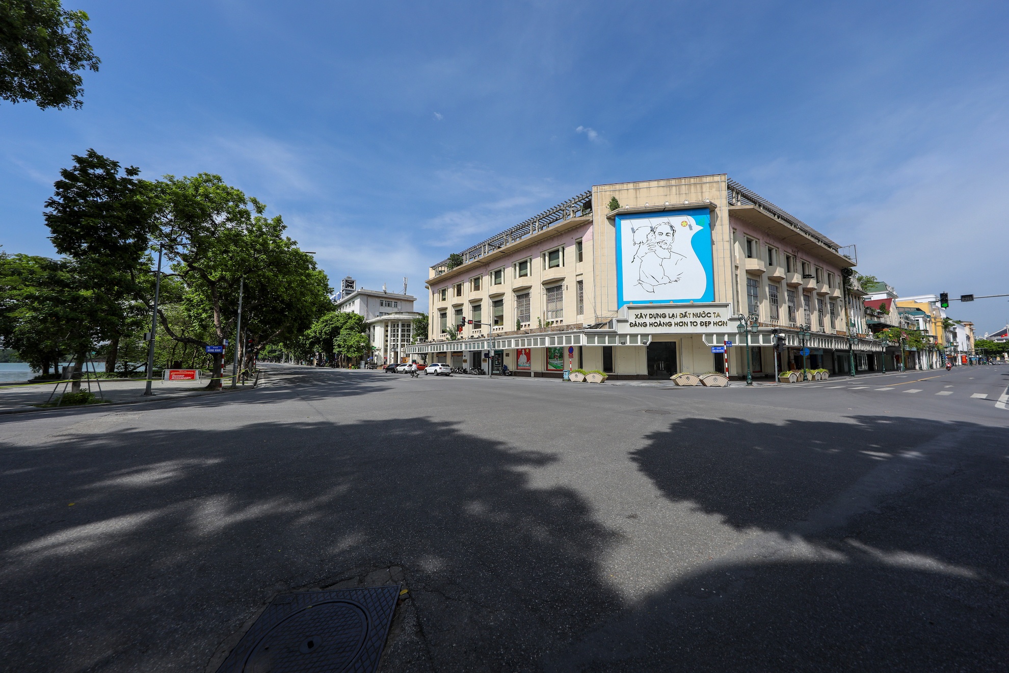 Ha Noi vang ve trong dai dich Covid-19 anh 16