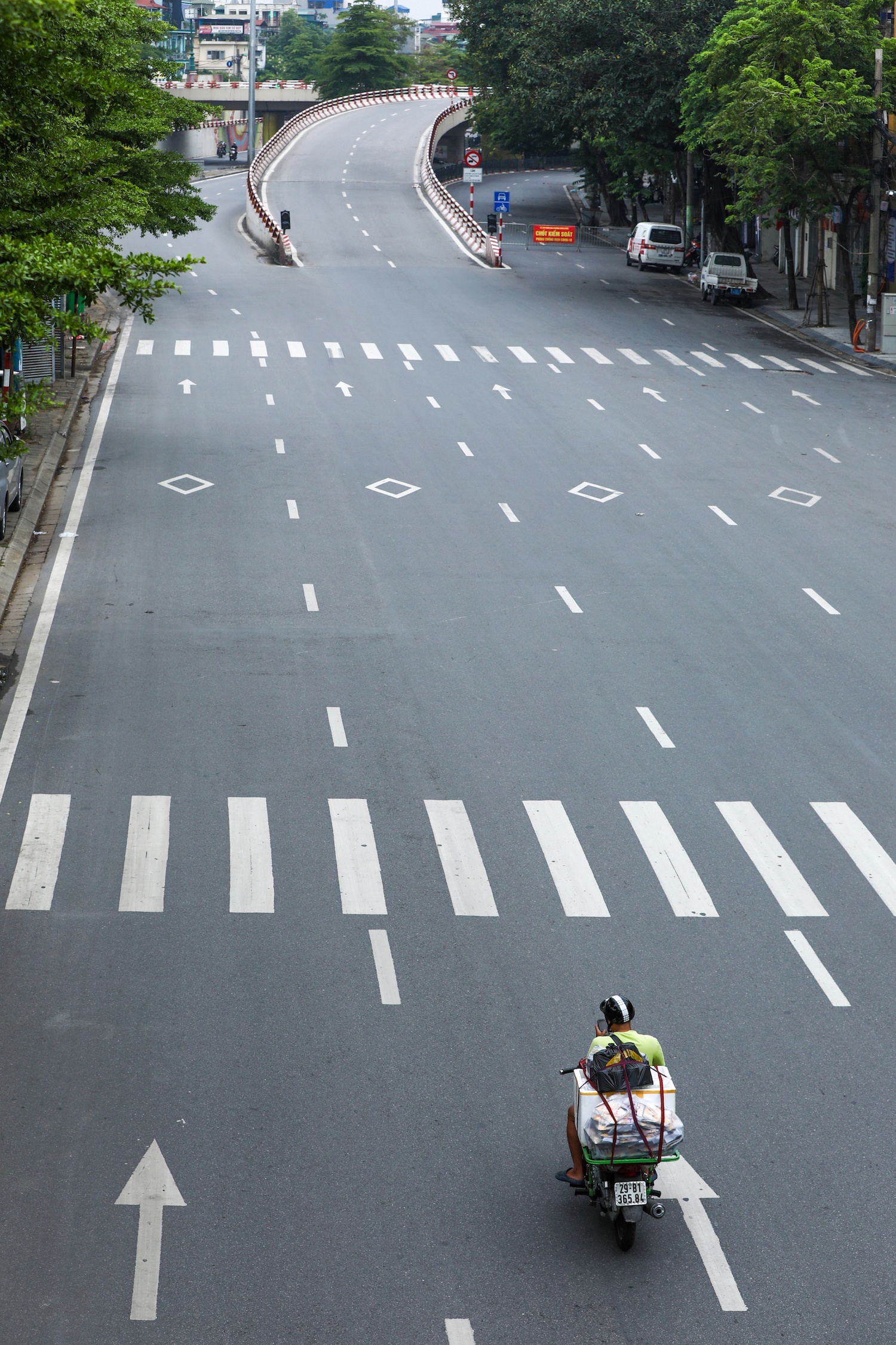 Ha Noi vang ve trong dai dich Covid-19 anh 35