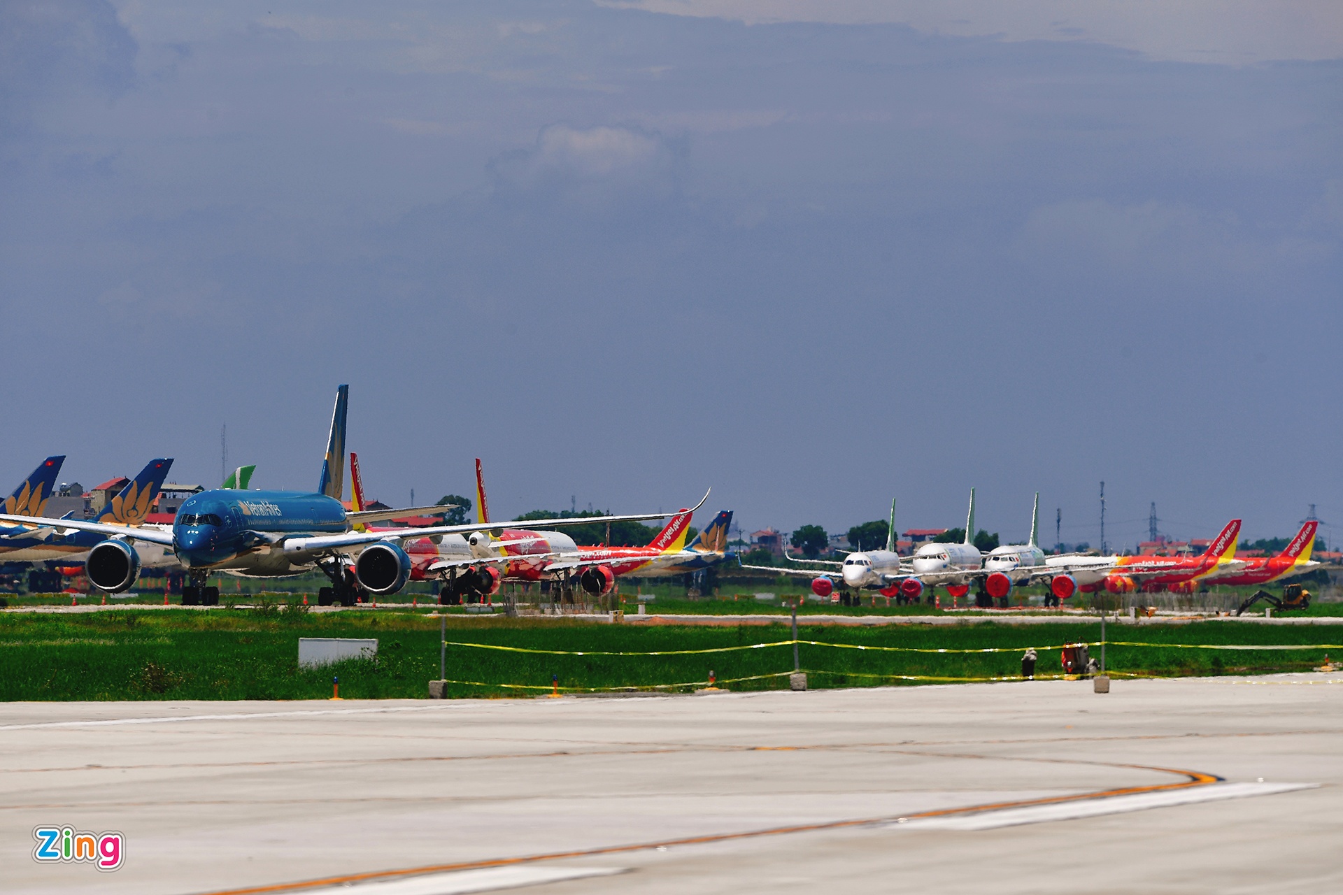 May bay do ngap san bay Noi Bai anh 13