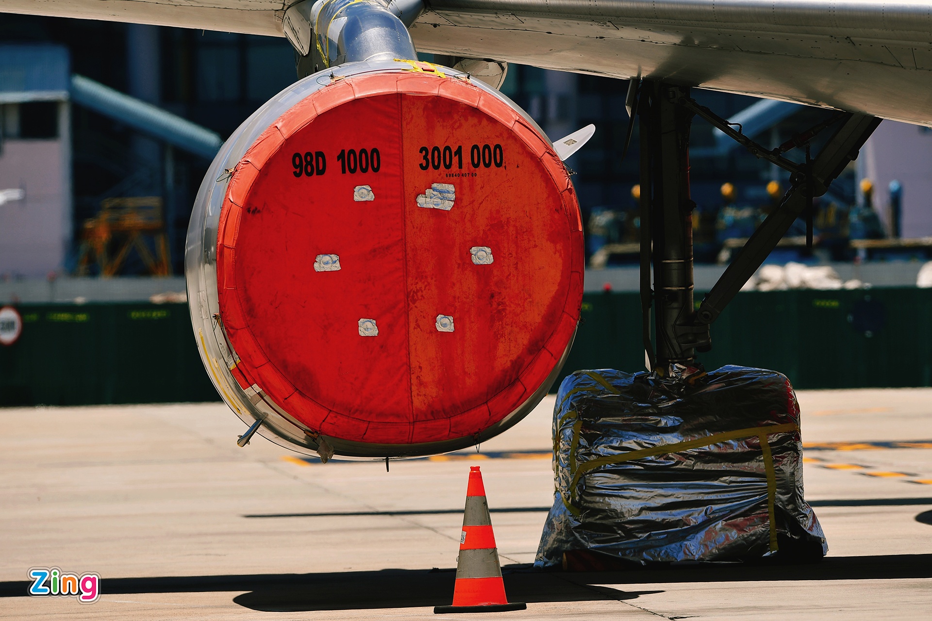 May bay do ngap san bay Noi Bai anh 9