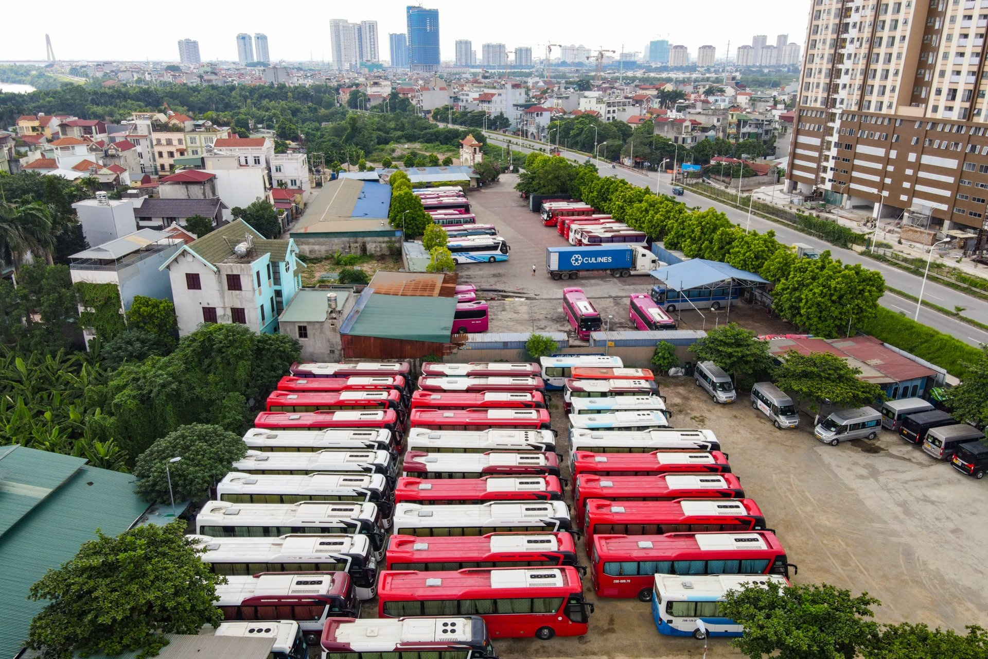 oto xep xo khap thanh pho anh 12