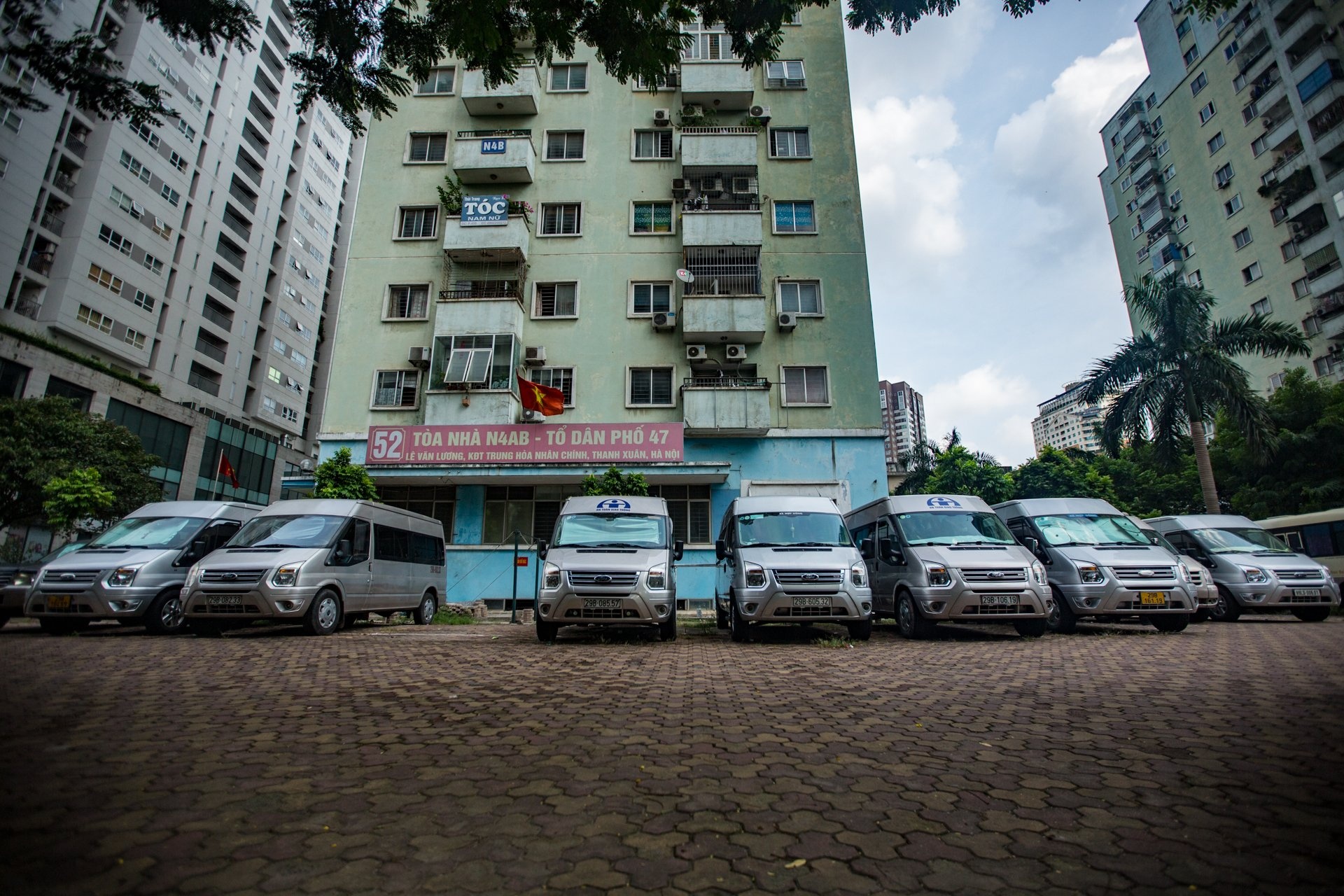 oto xep xo khap thanh pho anh 16