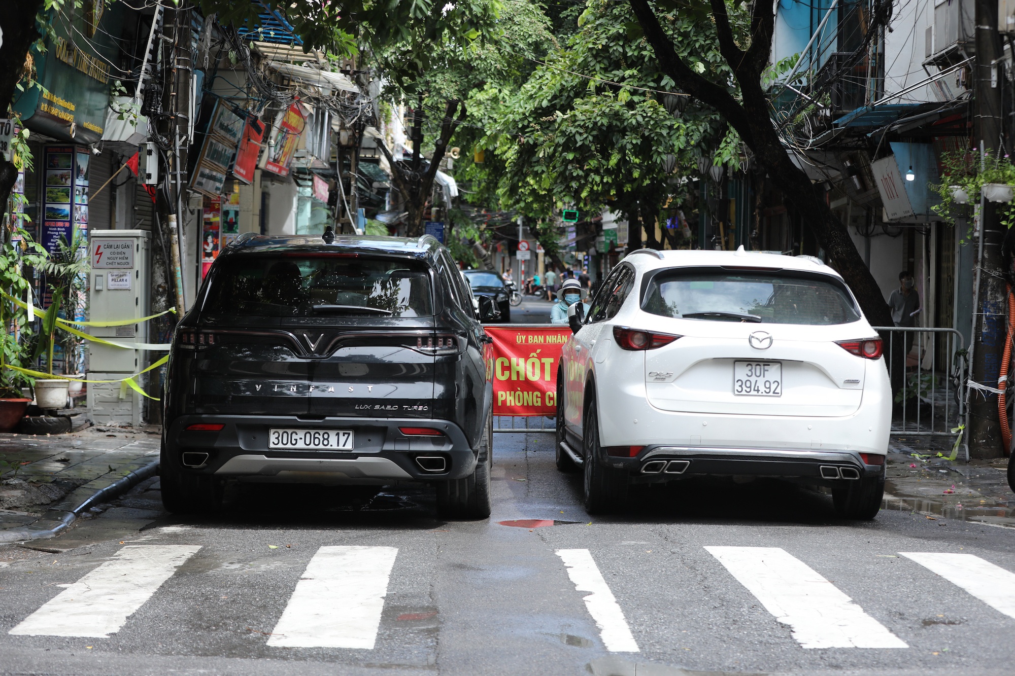 rao chan lo cot moc len hang loat o Ha Noi anh 13