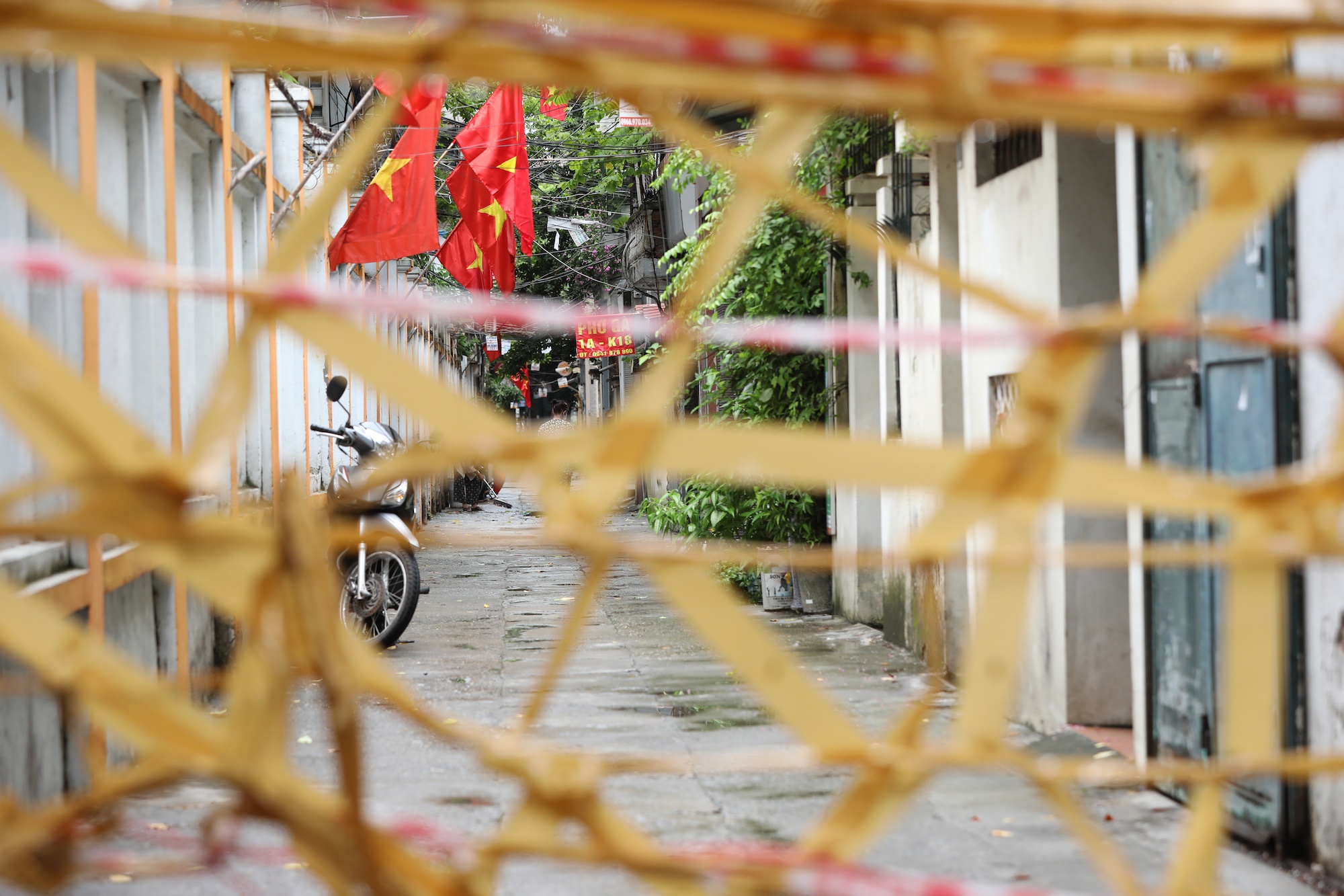 rao chan lo cot moc len hang loat o Ha Noi anh 14