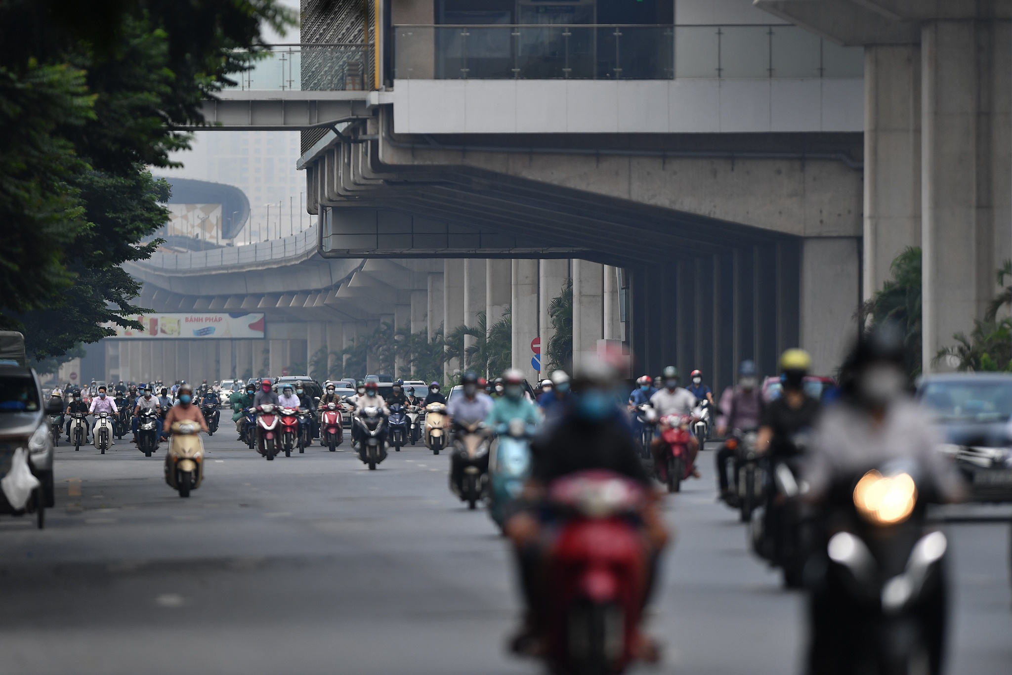 xe co dong duc tren pho anh 9