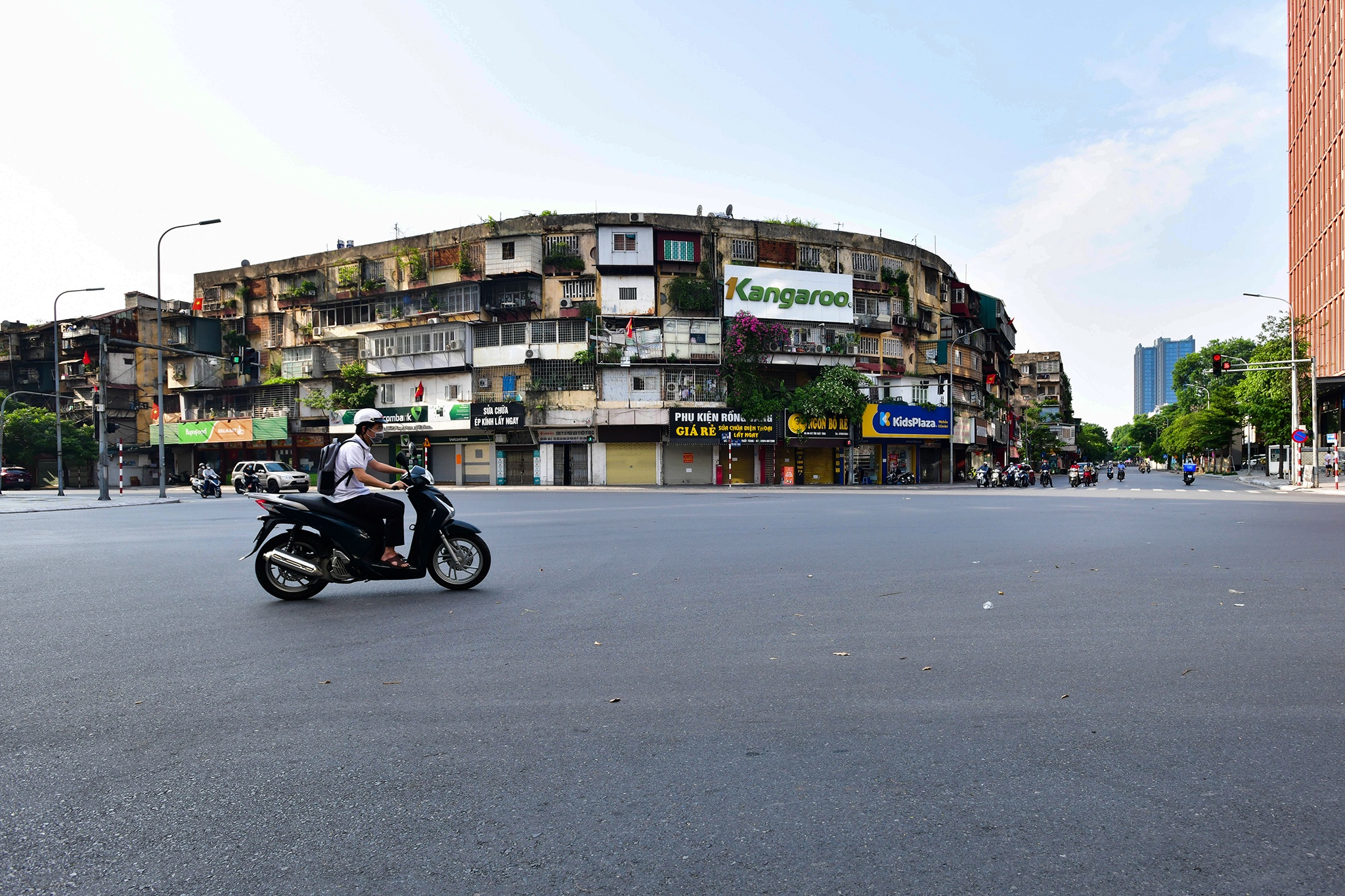 giao thong Ha Noi vang ve ngay thu bay anh 8