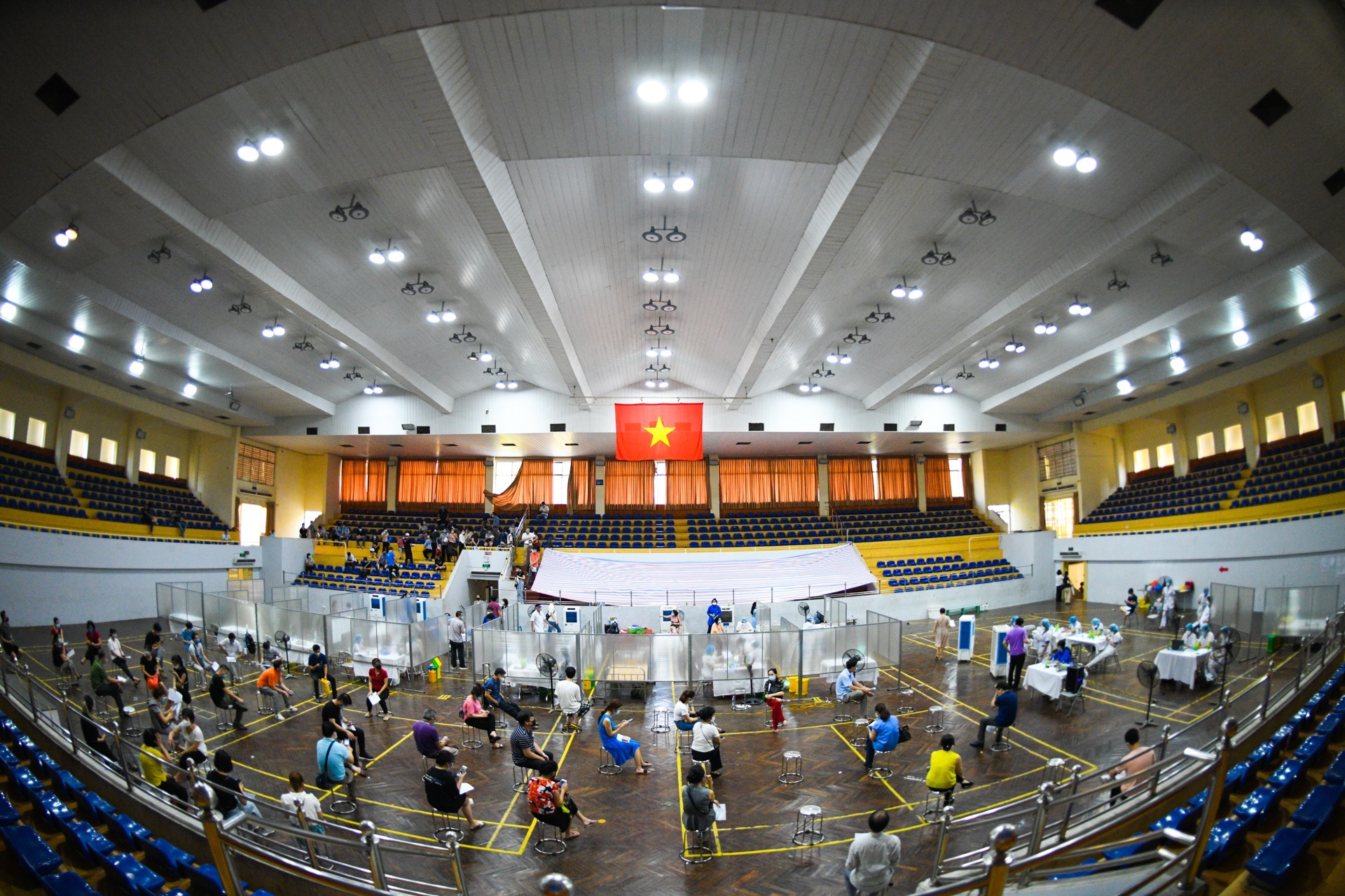 50 ngay gian cach xa hoi o Ha Noi anh 80