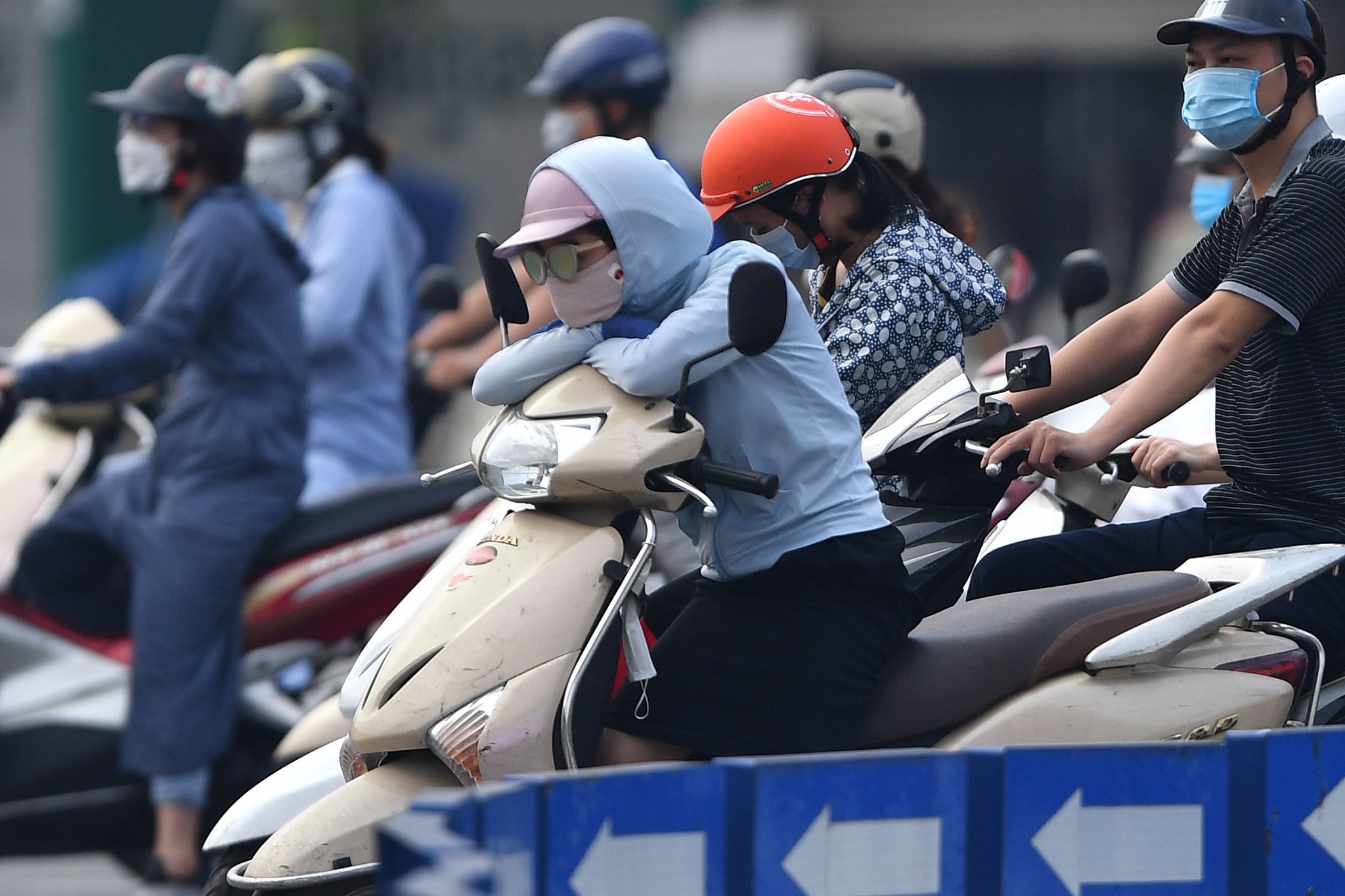 50 ngay gian cach xa hoi o Ha Noi anh 31