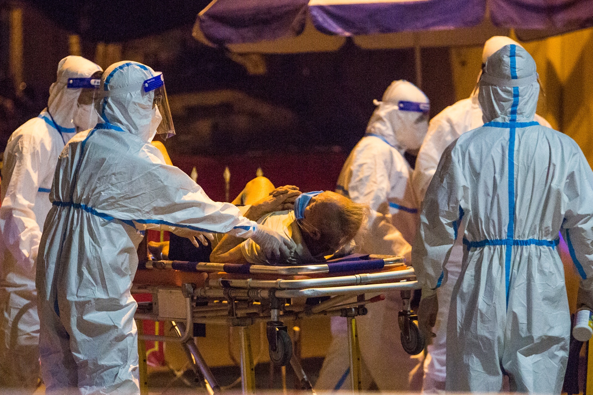 50 ngay gian cach xa hoi o Ha Noi anh 76