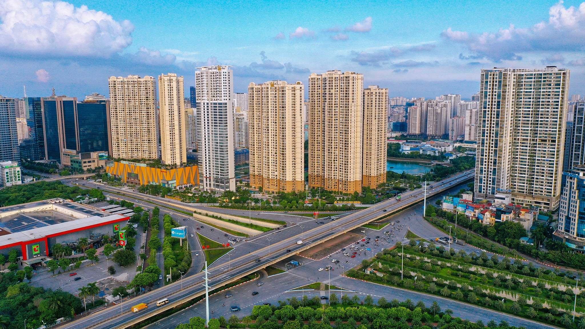 50 ngay gian cach xa hoi o Ha Noi anh 9