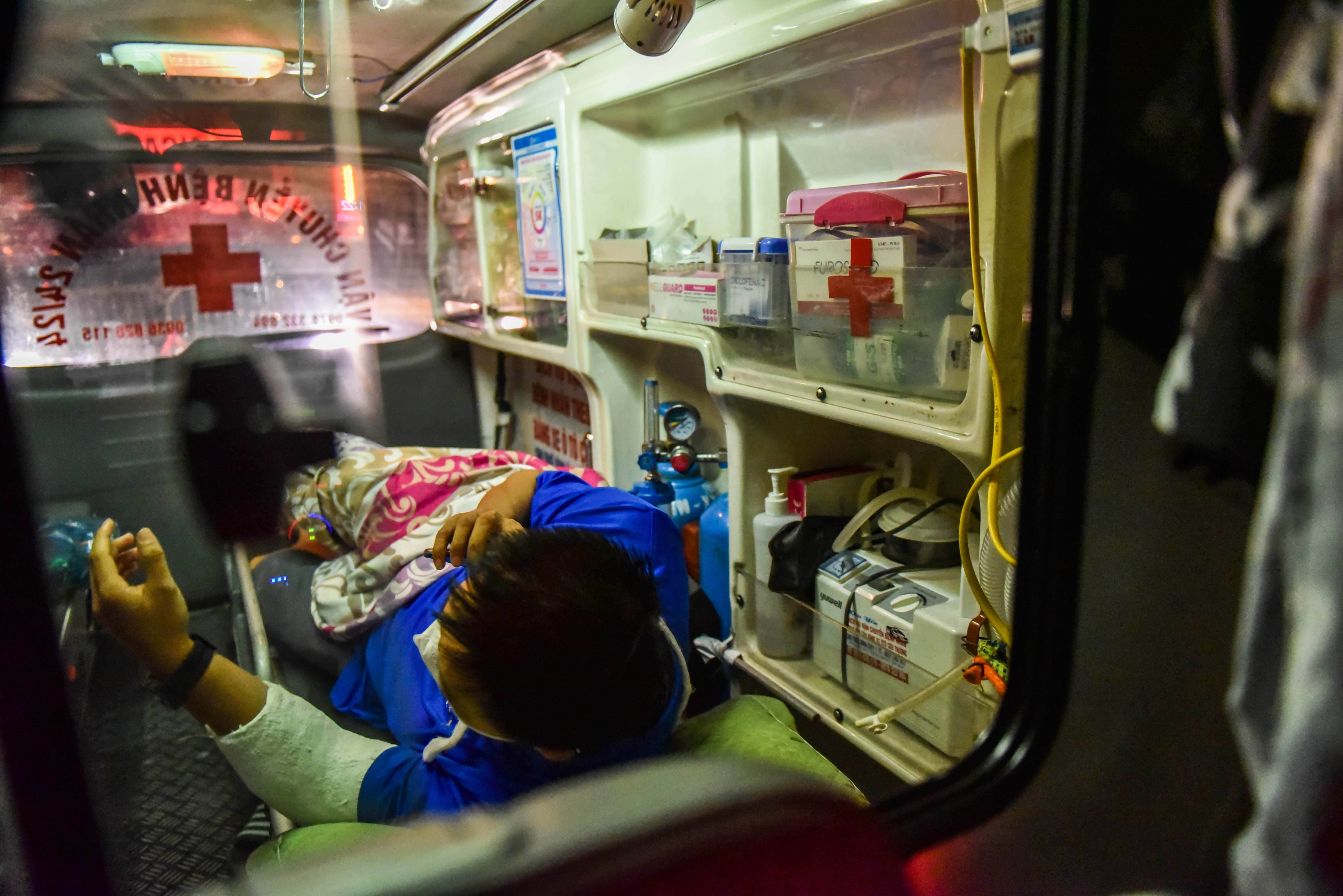 50 ngay gian cach xa hoi o Ha Noi anh 38