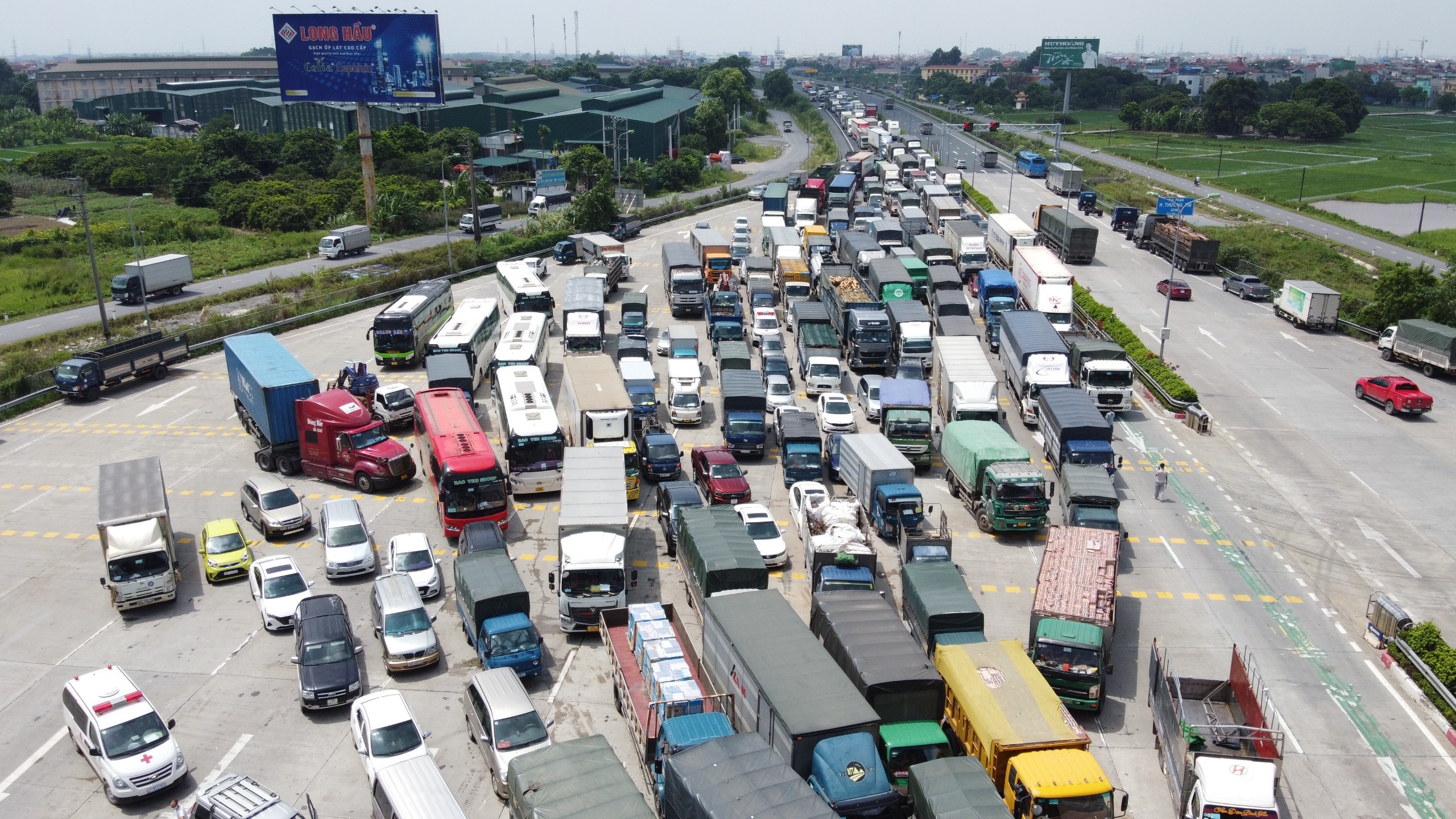 50 ngay gian cach xa hoi o Ha Noi anh 32