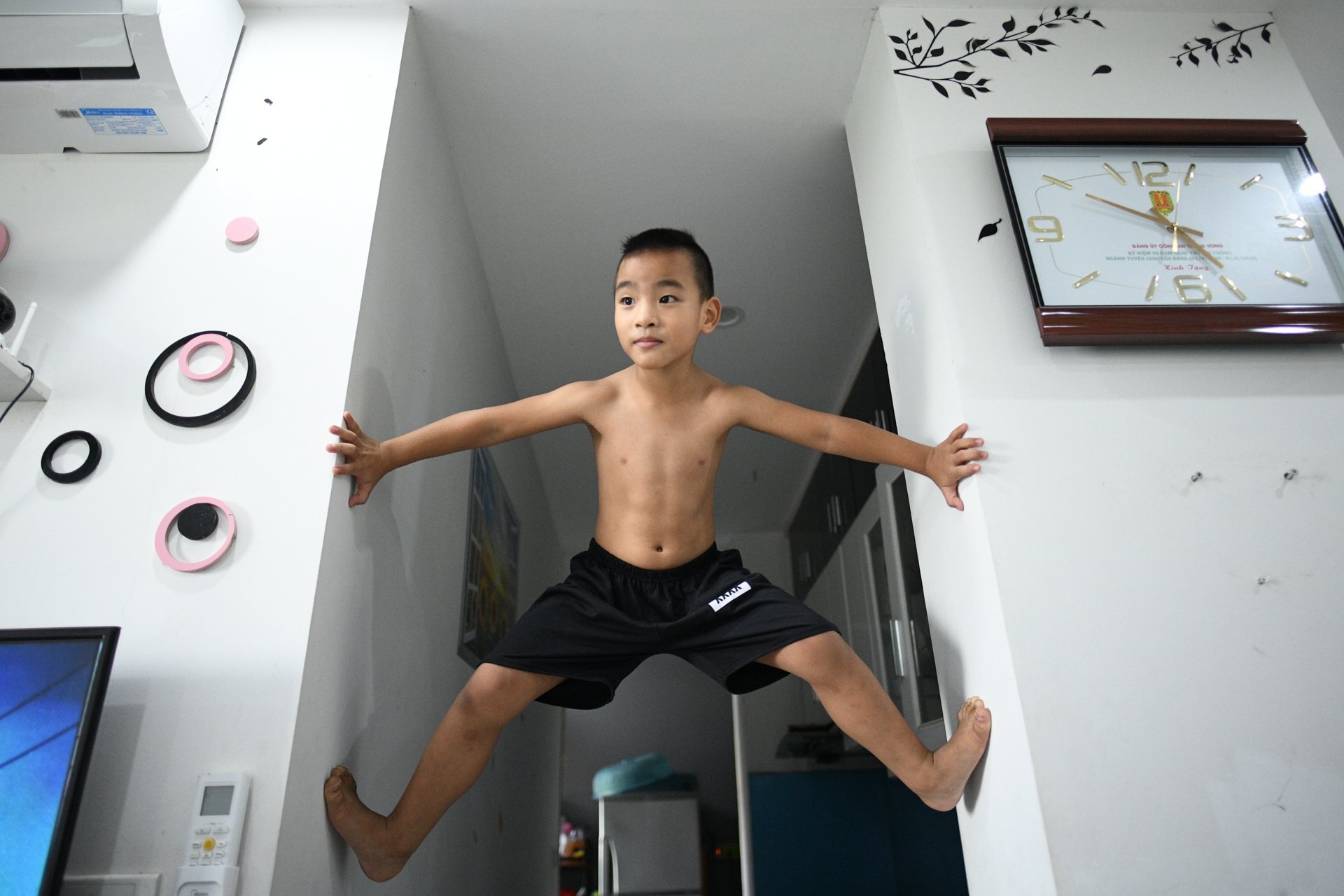 50 ngay gian cach xa hoi o Ha Noi anh 2