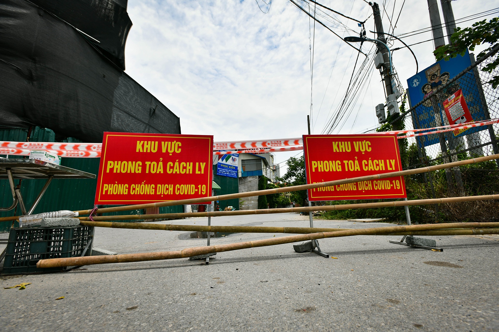 50 ngay gian cach xa hoi o Ha Noi anh 54