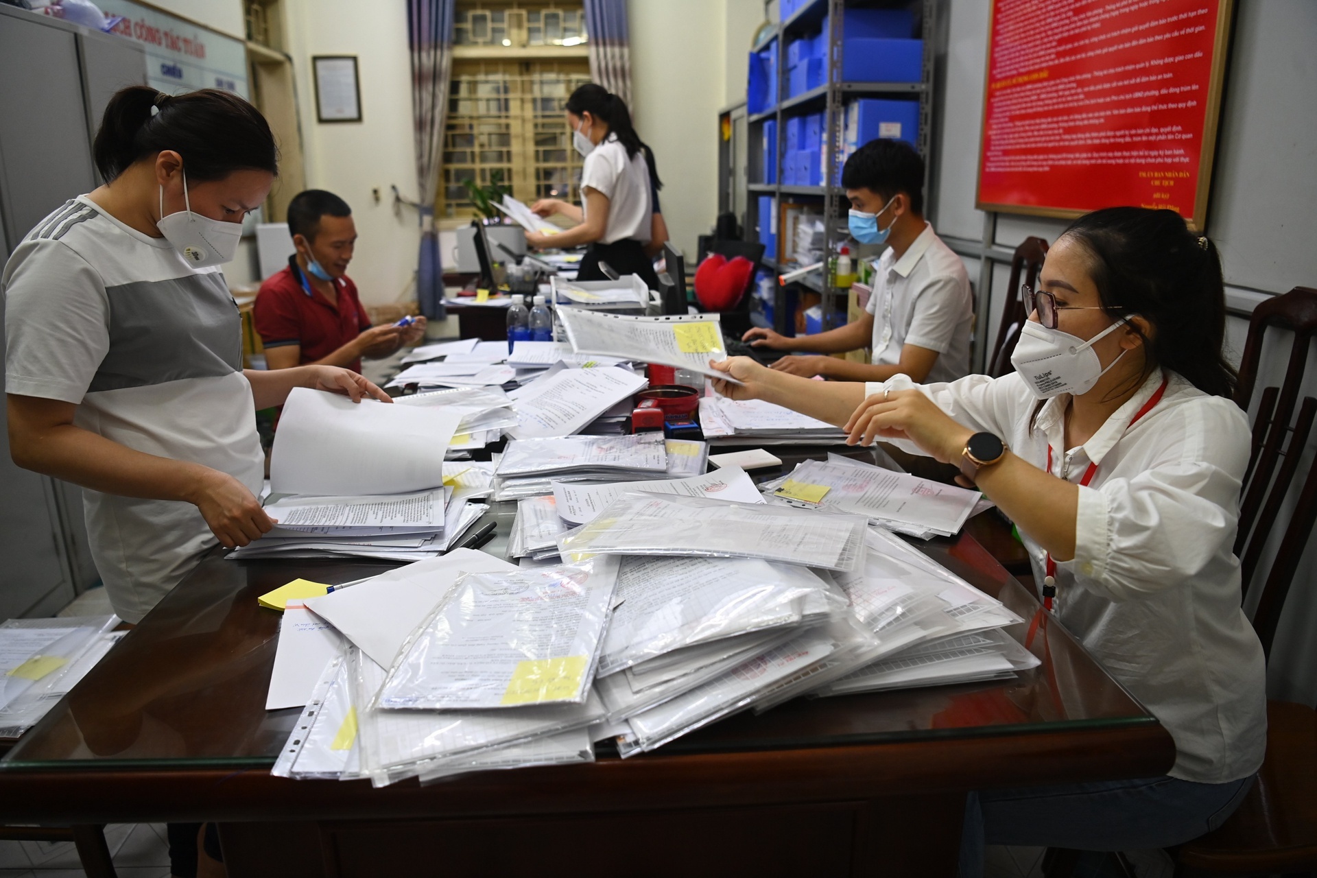 50 ngay gian cach xa hoi o Ha Noi anh 21