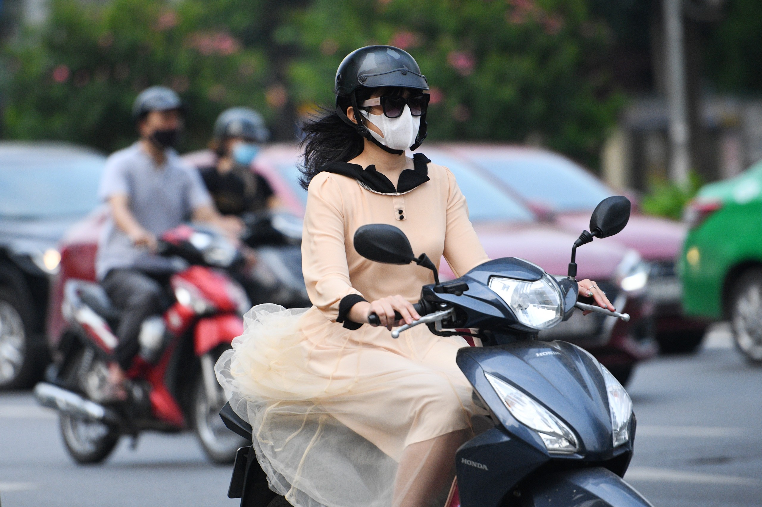 giao thong Ha Noi dong duc ngay dau tuan anh 8