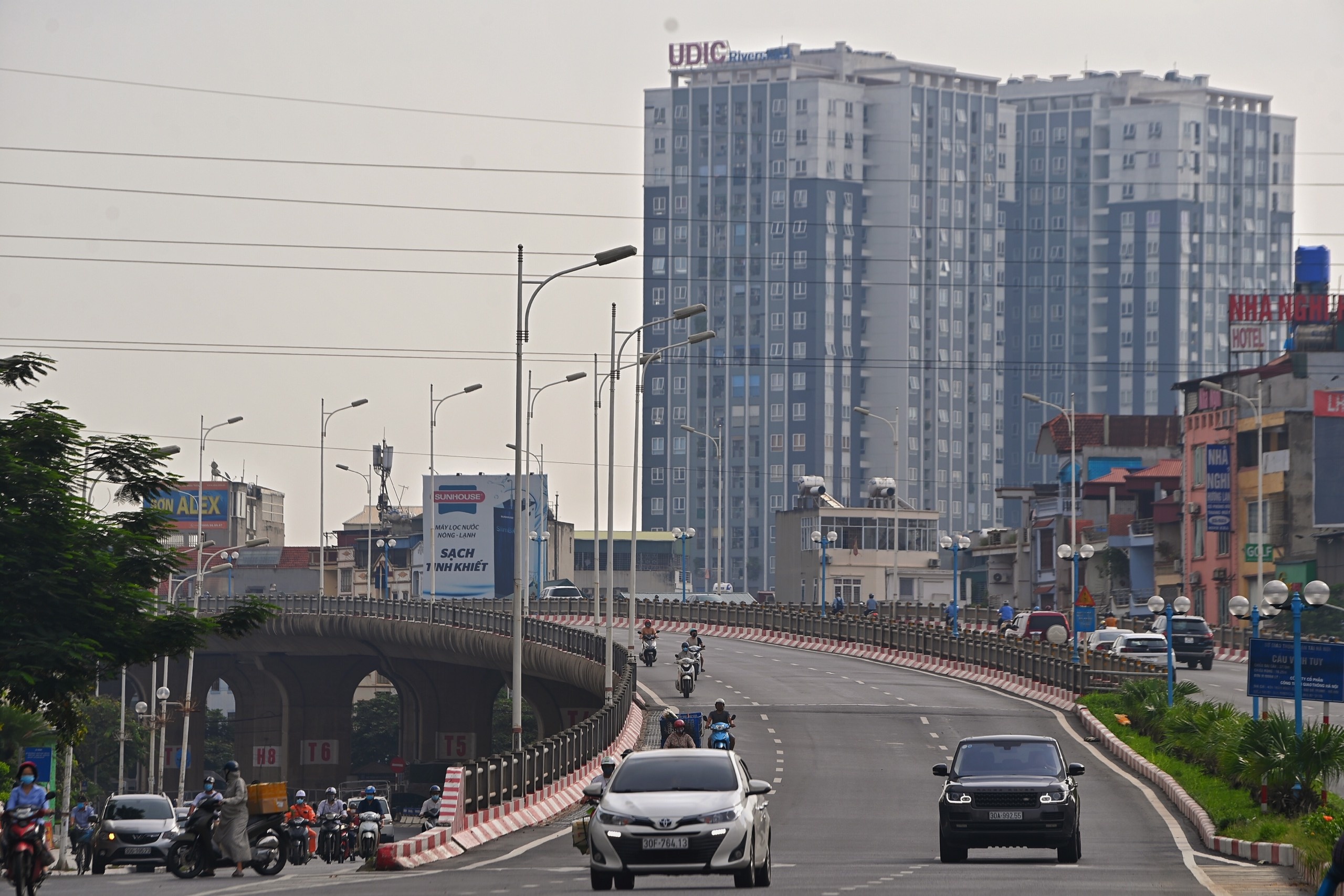 giao thong Ha Noi sau noi long gian cach anh 13