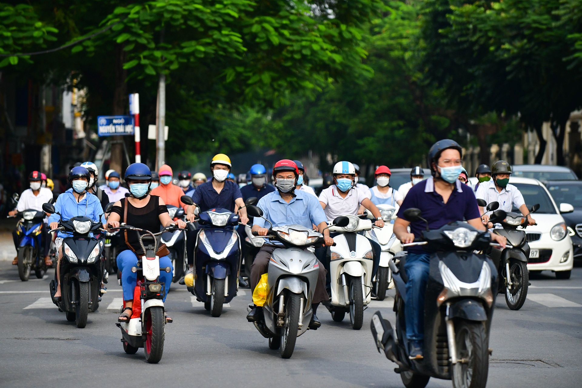 giao thong Ha Noi sau noi long gian cach anh 6