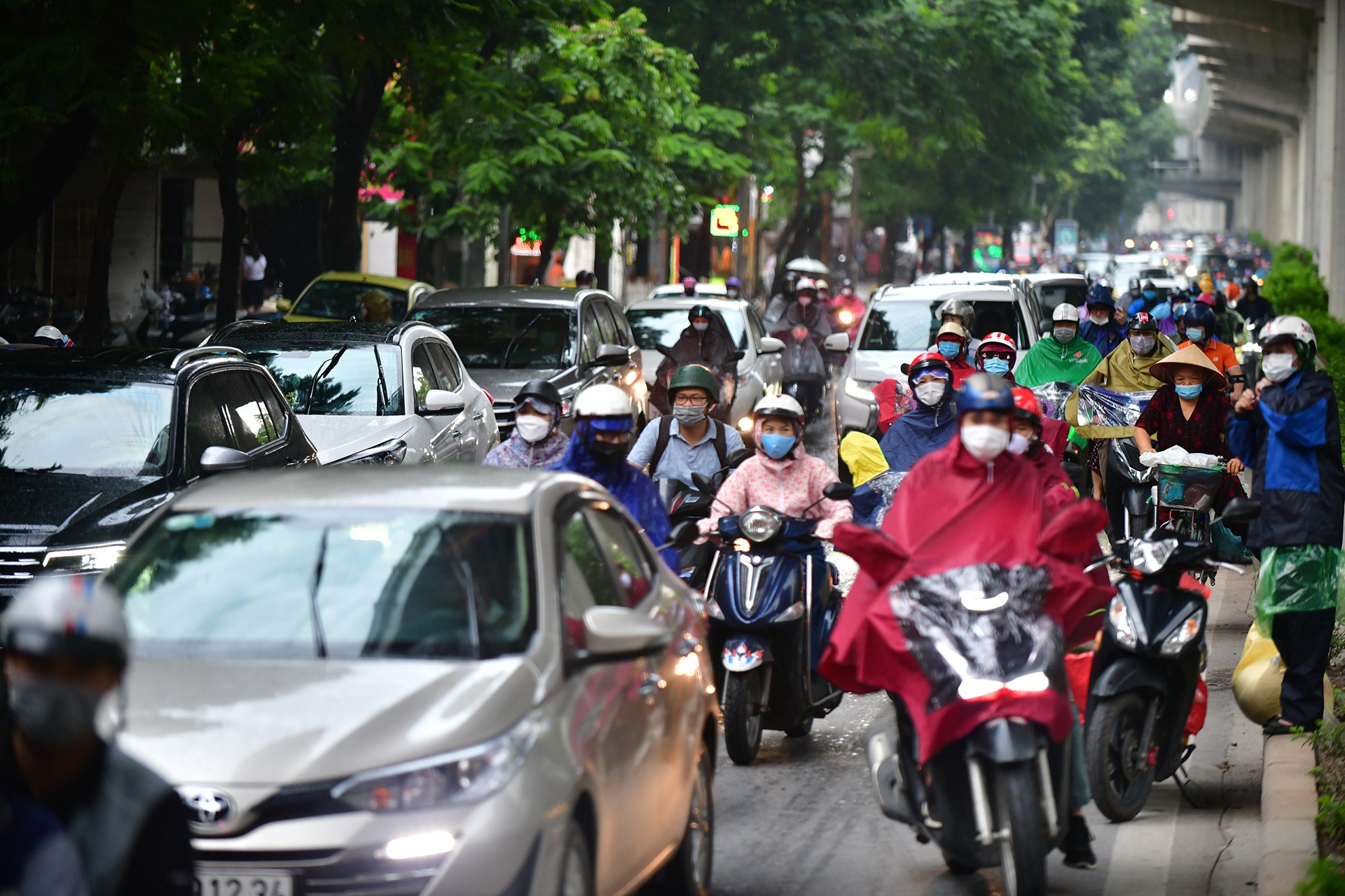 mua khien duong pho Ha Noi un tac anh 8