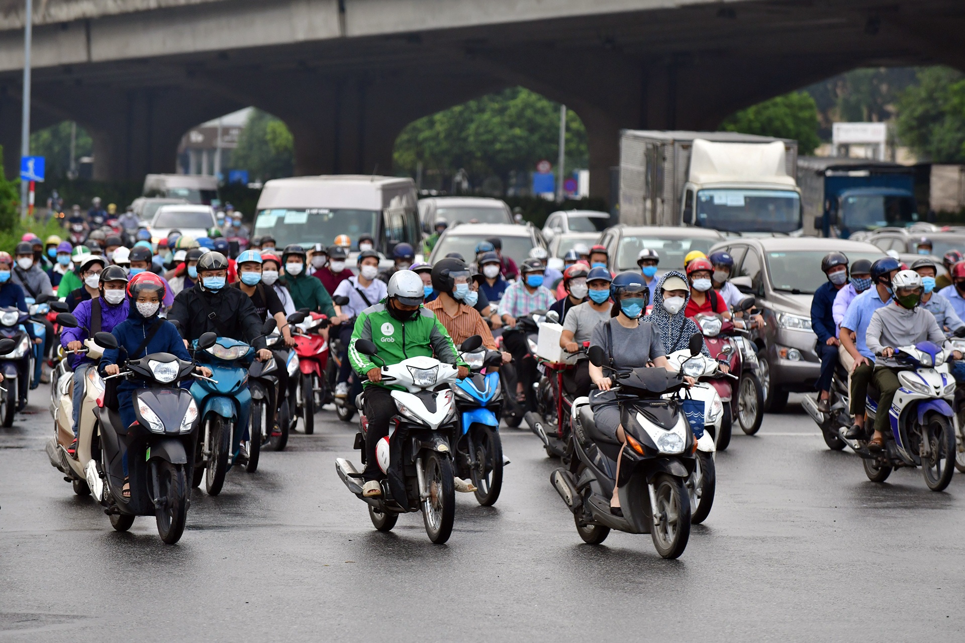 mua khien duong pho Ha Noi un tac anh 4