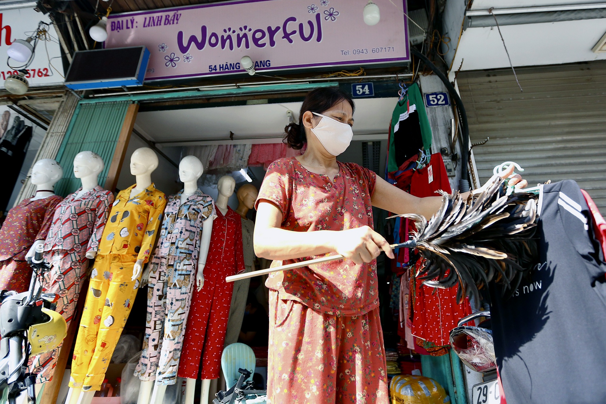 cua hang thoi trang hoat dong tro lai anh 3