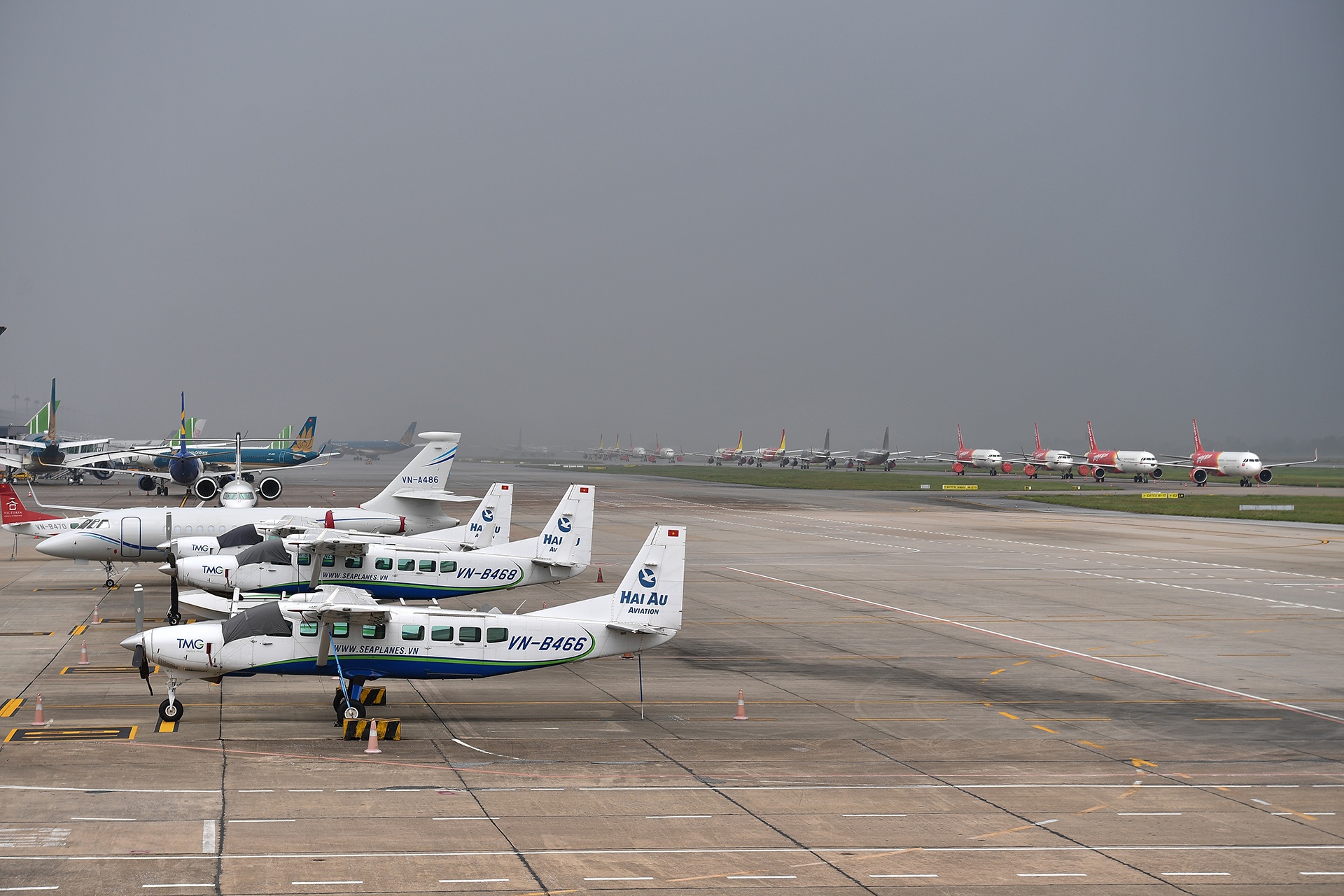 san bay Noi Bai truoc ngay bay tro lai anh 1