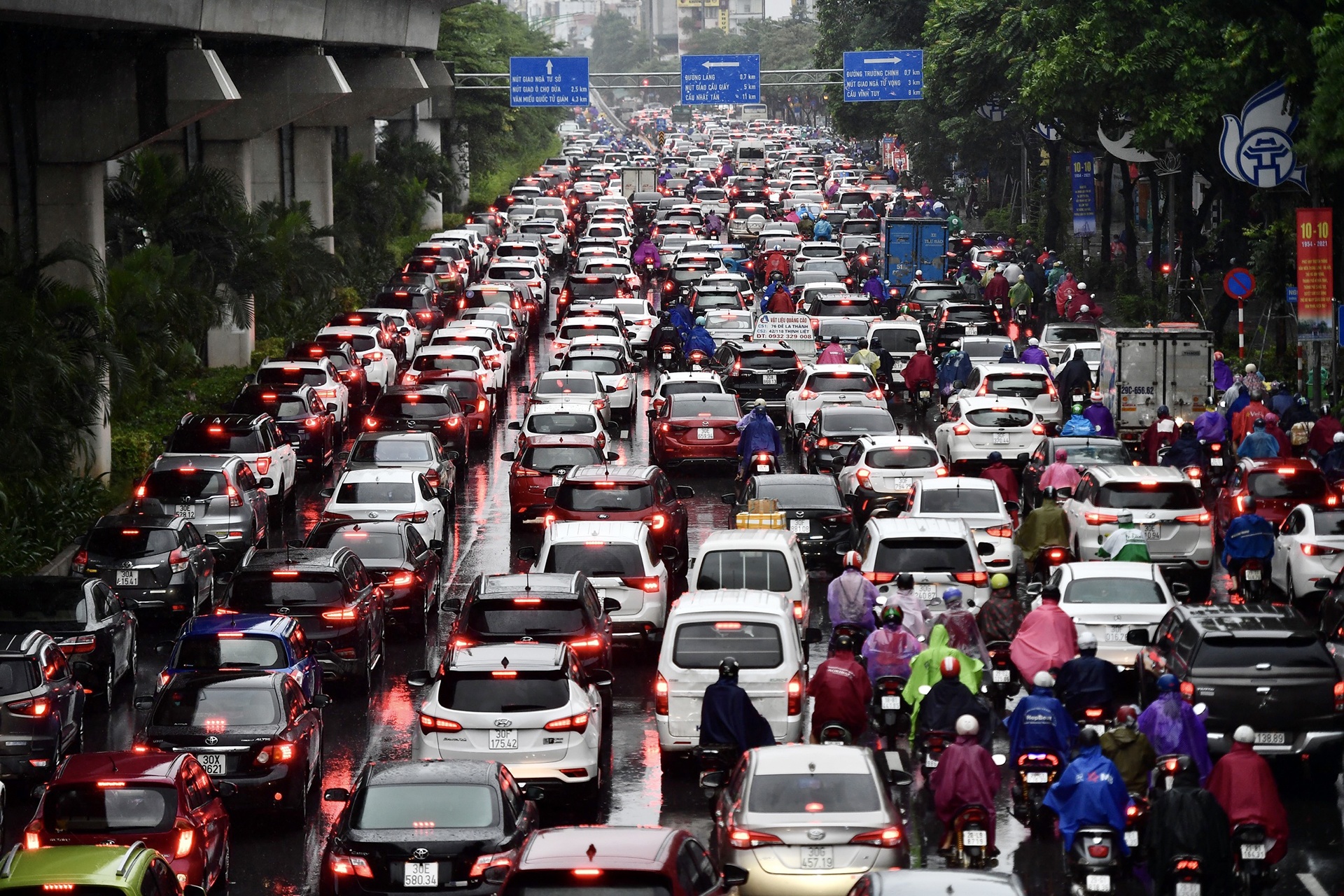 mua lon khien nhieu tuyen duong un tac anh 1