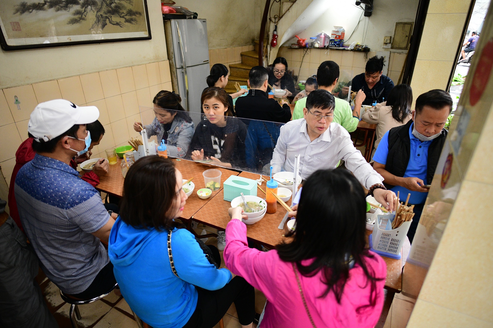 an uong tai cho ngay dau duoc hoat dong anh 9