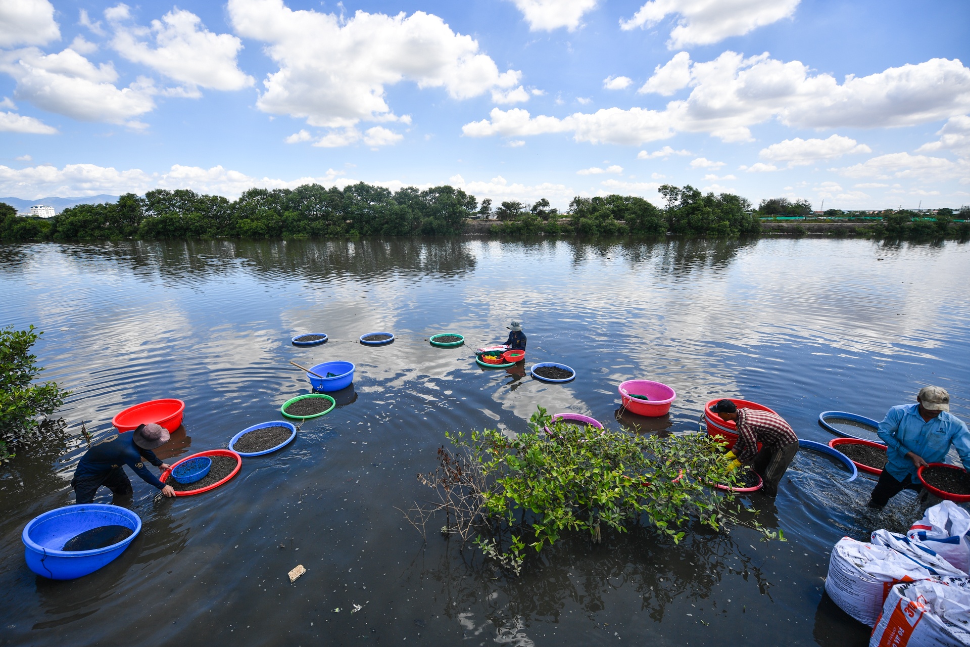 chuyen tac nghiep cua phong vien anh anh 9