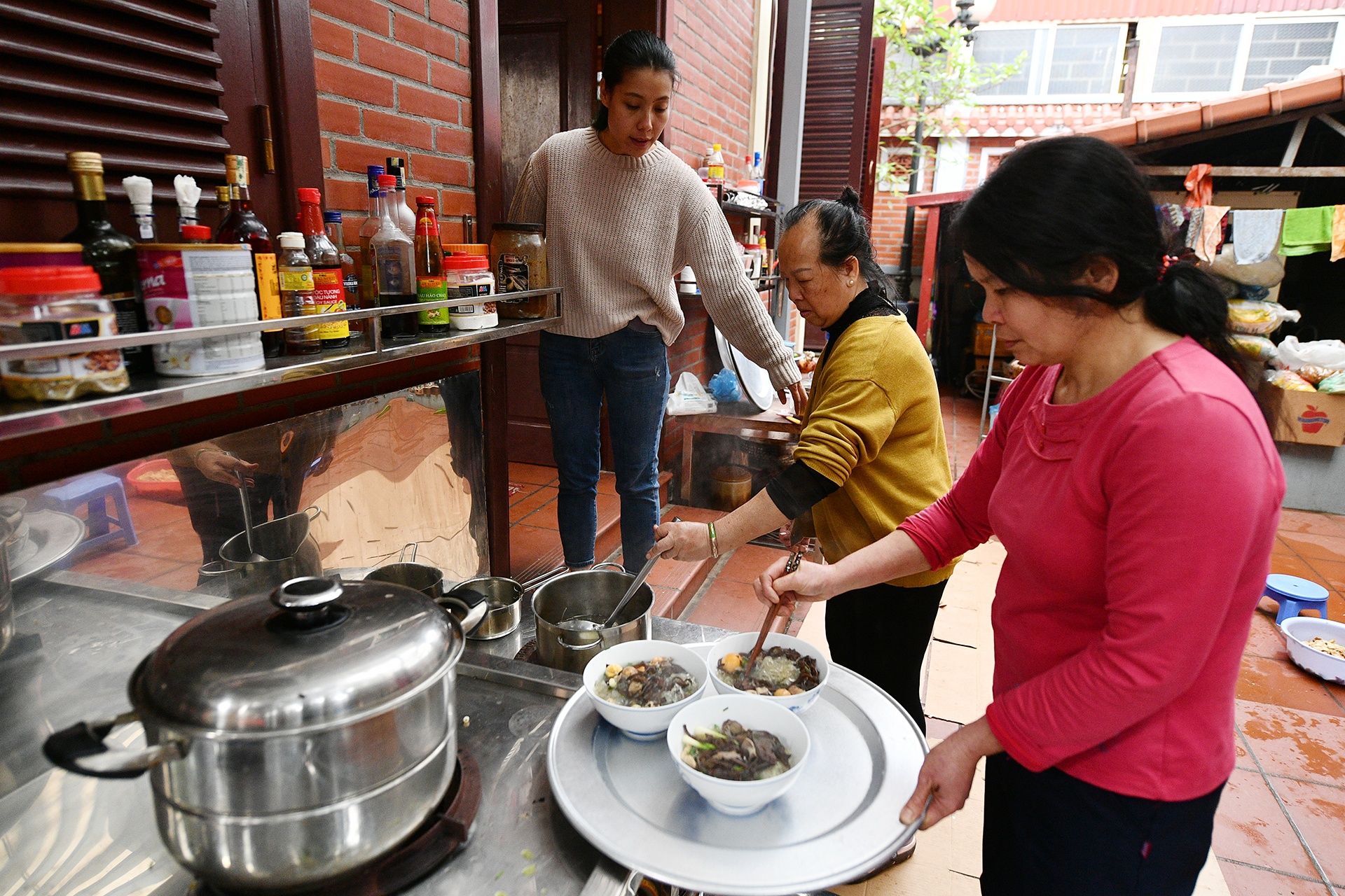 Tha ca chep tien tao quan anh 1