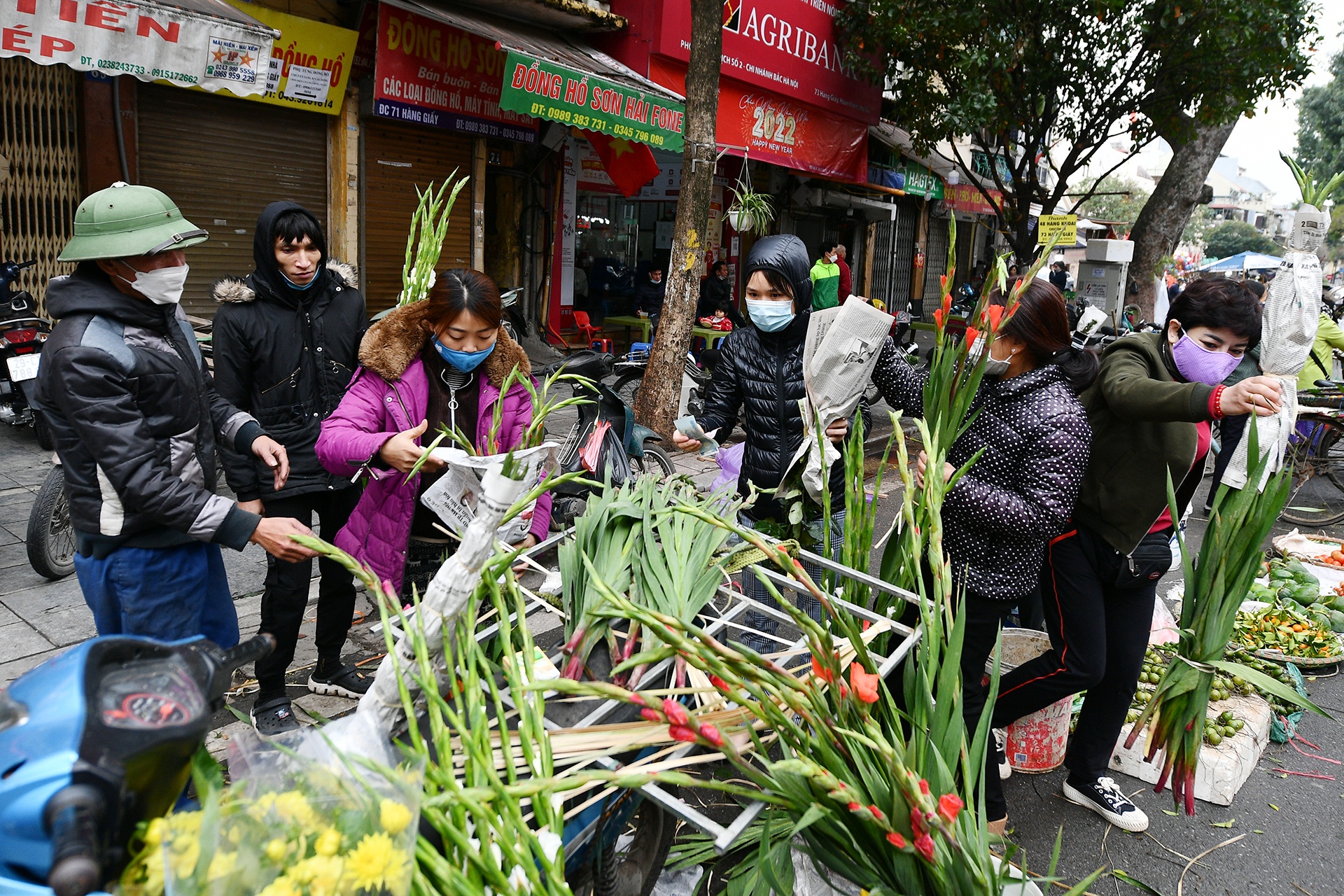 cho ngay 29 Tet anh 2