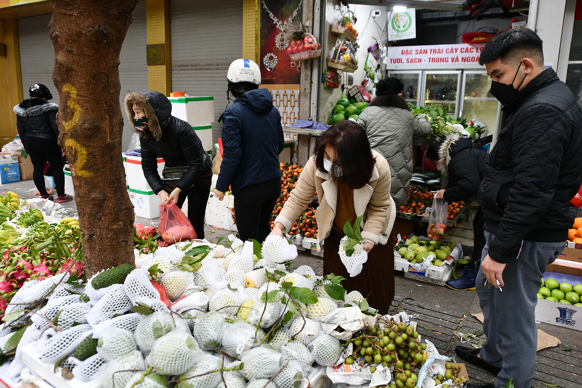 cho ngay 29 Tet anh 7