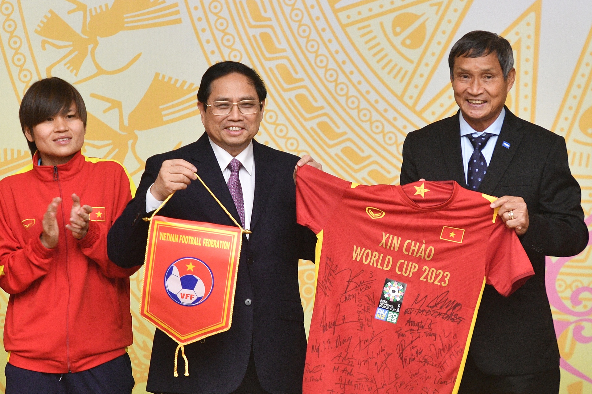 tuyen nu Viet Nam nhan huan chuong anh 6