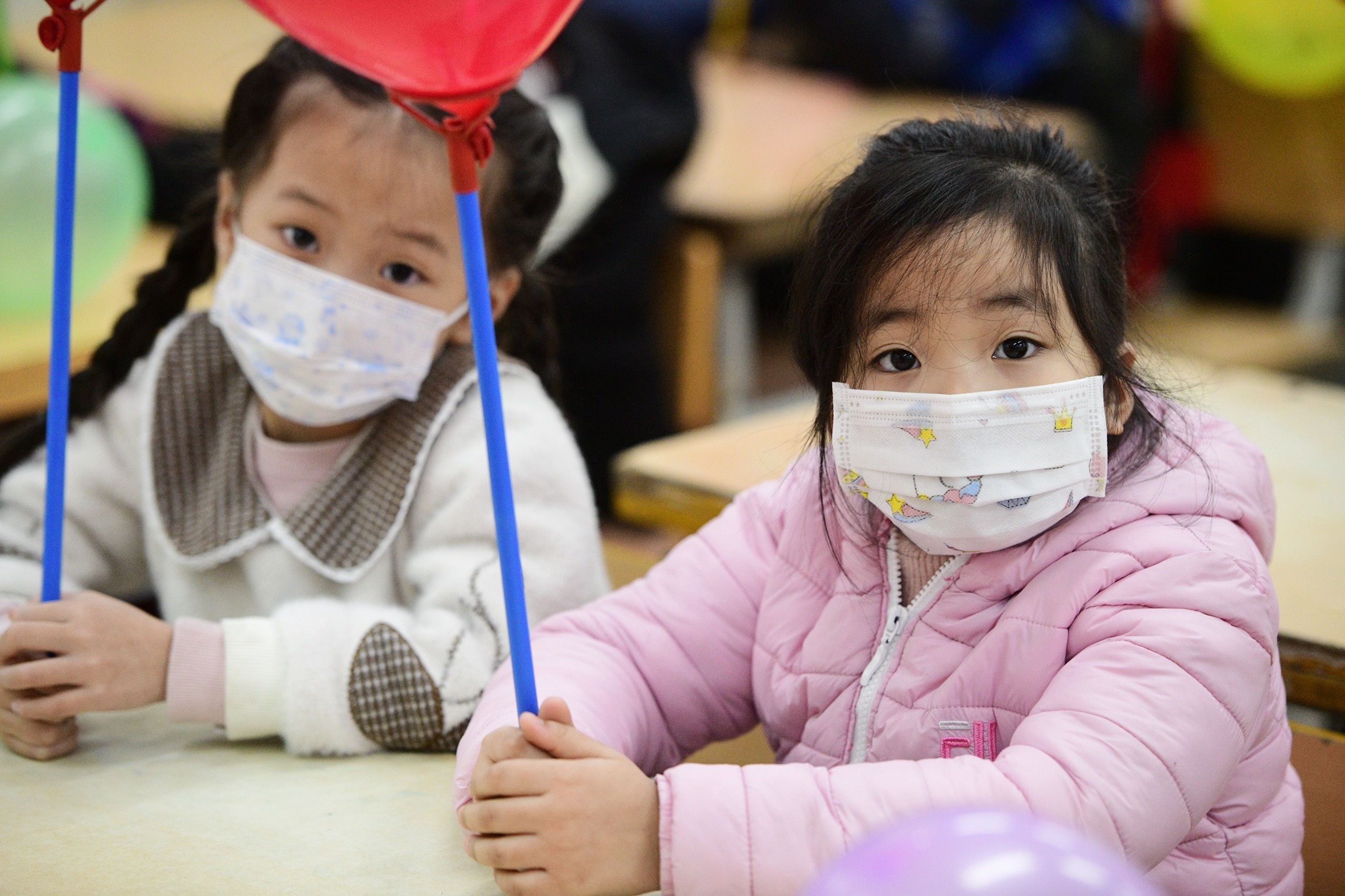 Hoc sinh lop 1 o Ha Noi lan dau den truong hinh anh