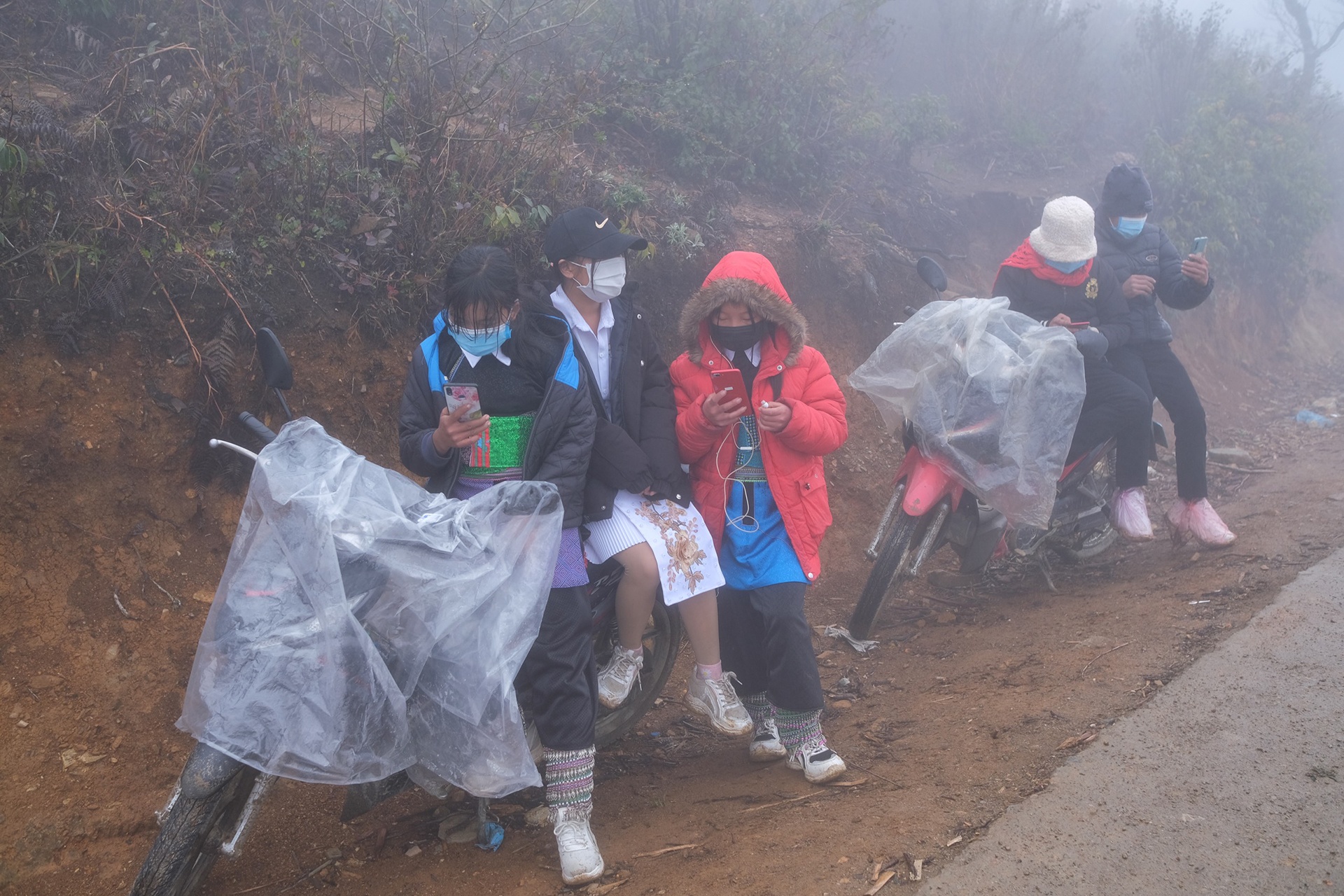 Y Ty mua bang gia anh 12