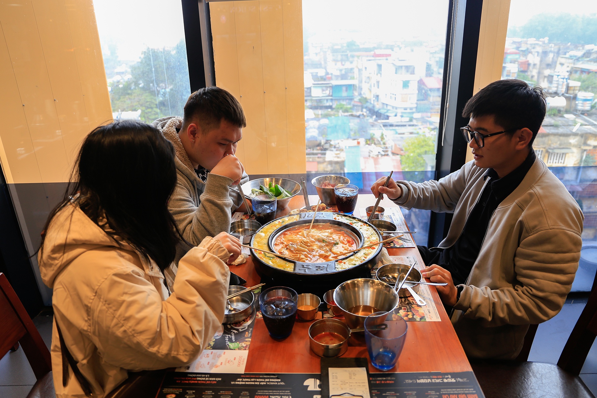 an uong trong trung tam thuong mai anh 17