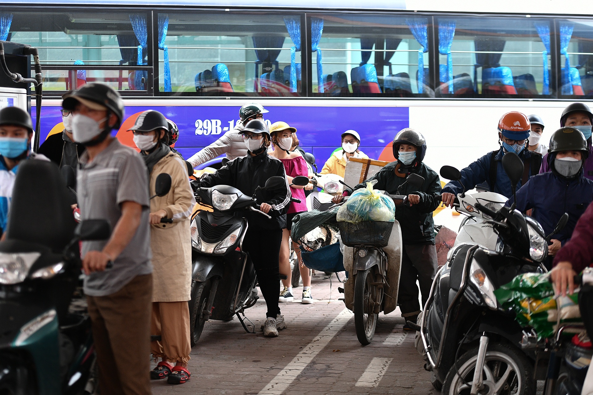 do xang truoc gio tang gia anh 12