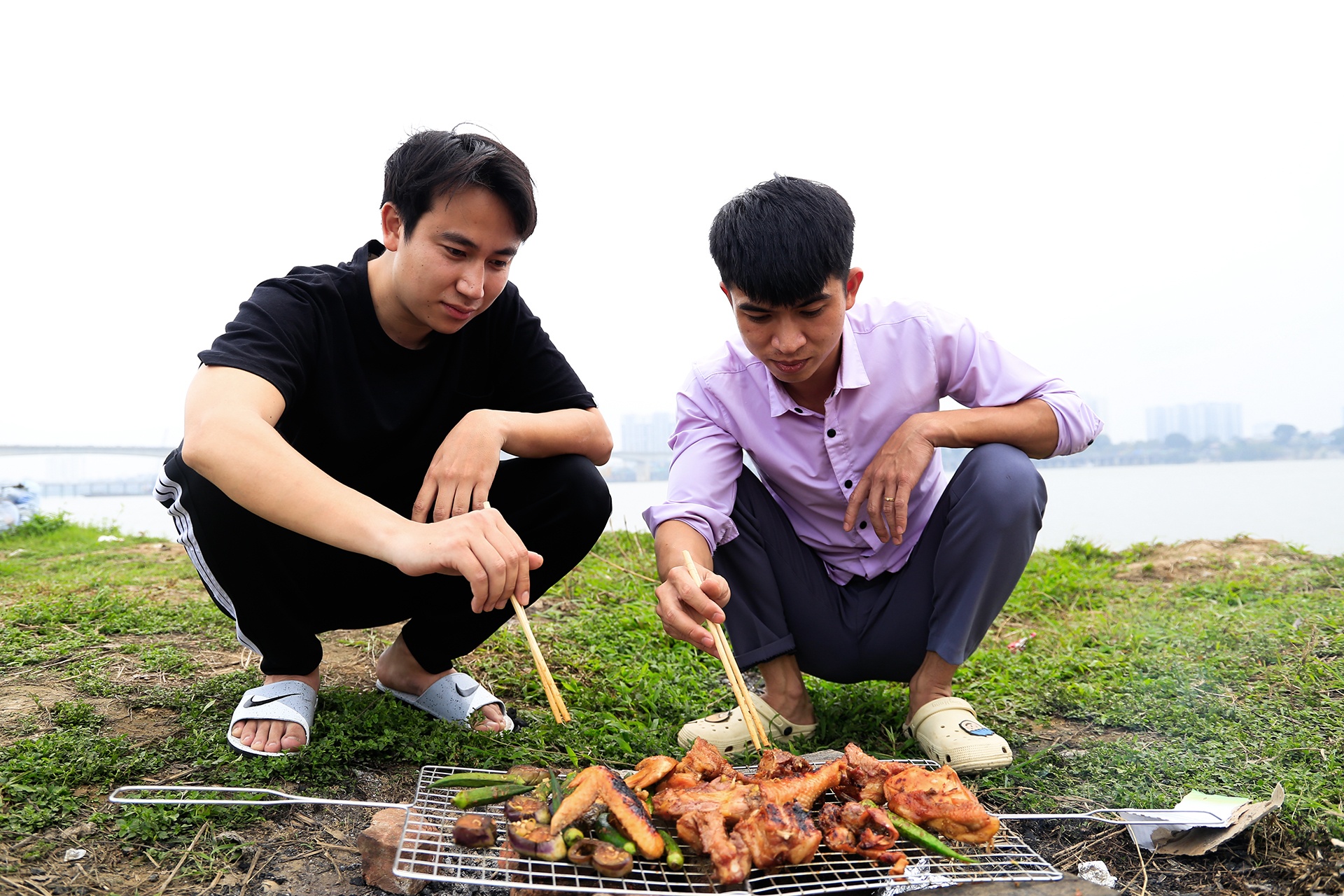 da ngoai o bai song Hong gan cau Vinh Tuy anh 6